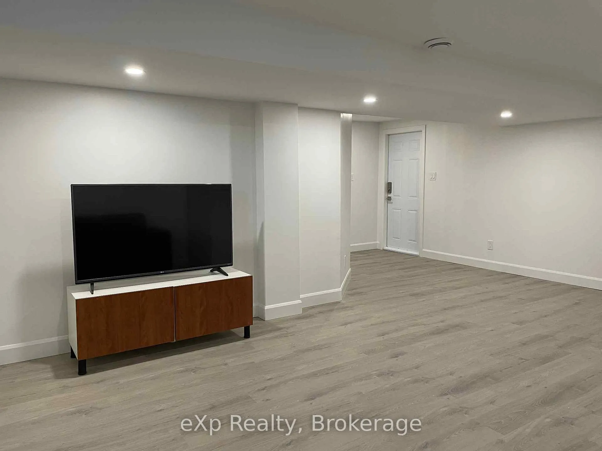 Photo 4 of Unit Lower, 536 Dundas Street E, Belleville, Belleville Ward — HOMEH