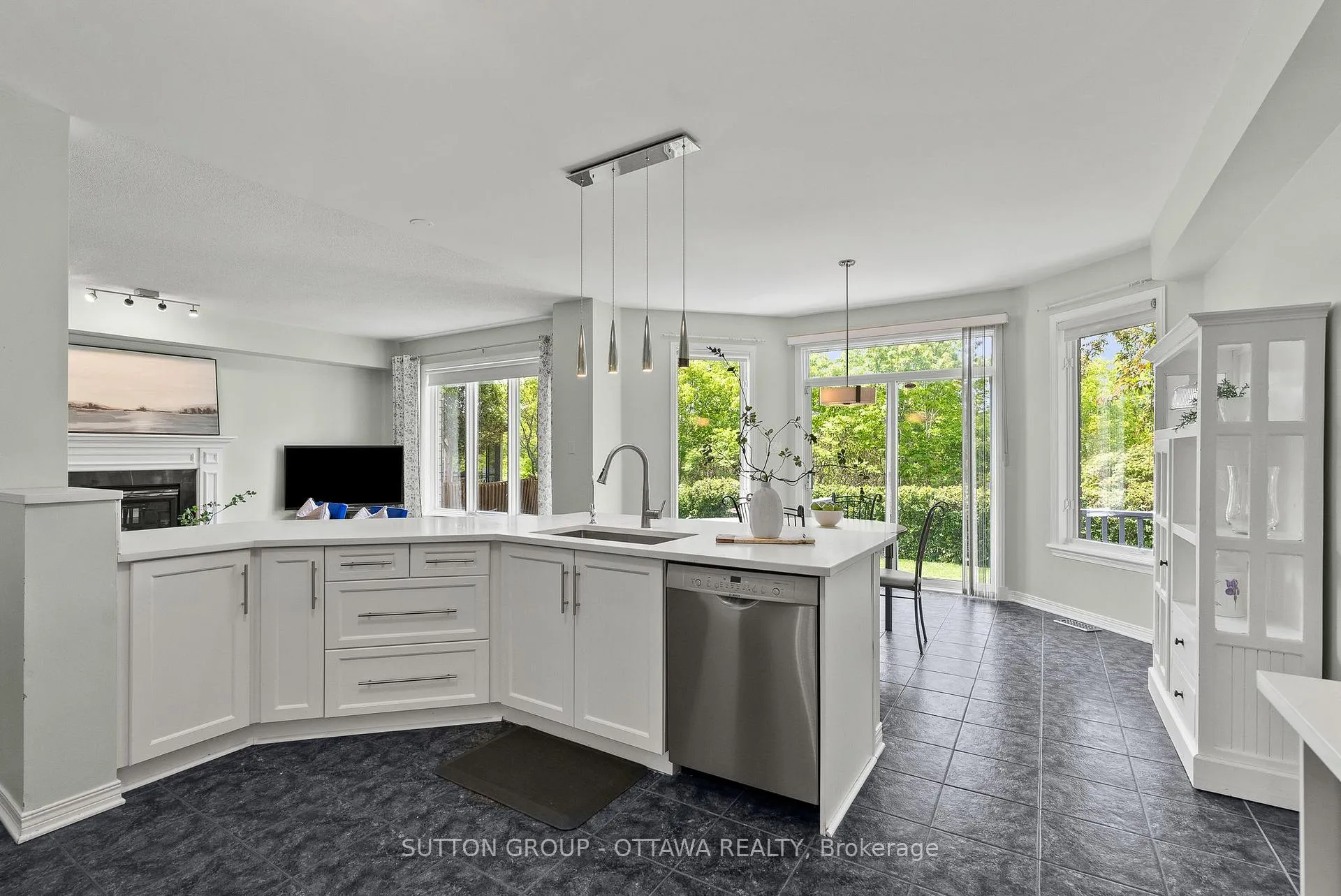 Photo 17 of 4195 Wolfe Point Way, Ottawa, Riverside South/Gloucester Glen — HOMEH