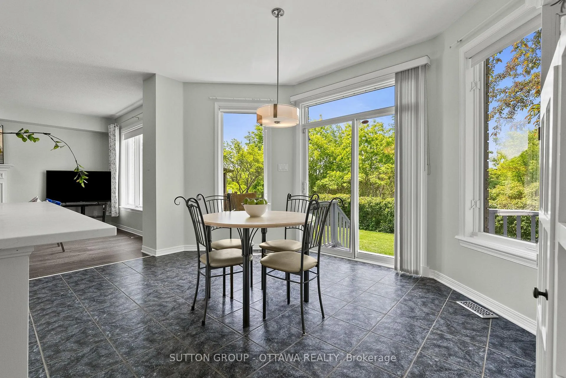 Photo 18 of 4195 Wolfe Point Way, Ottawa, Riverside South/Gloucester Glen — HOMEH