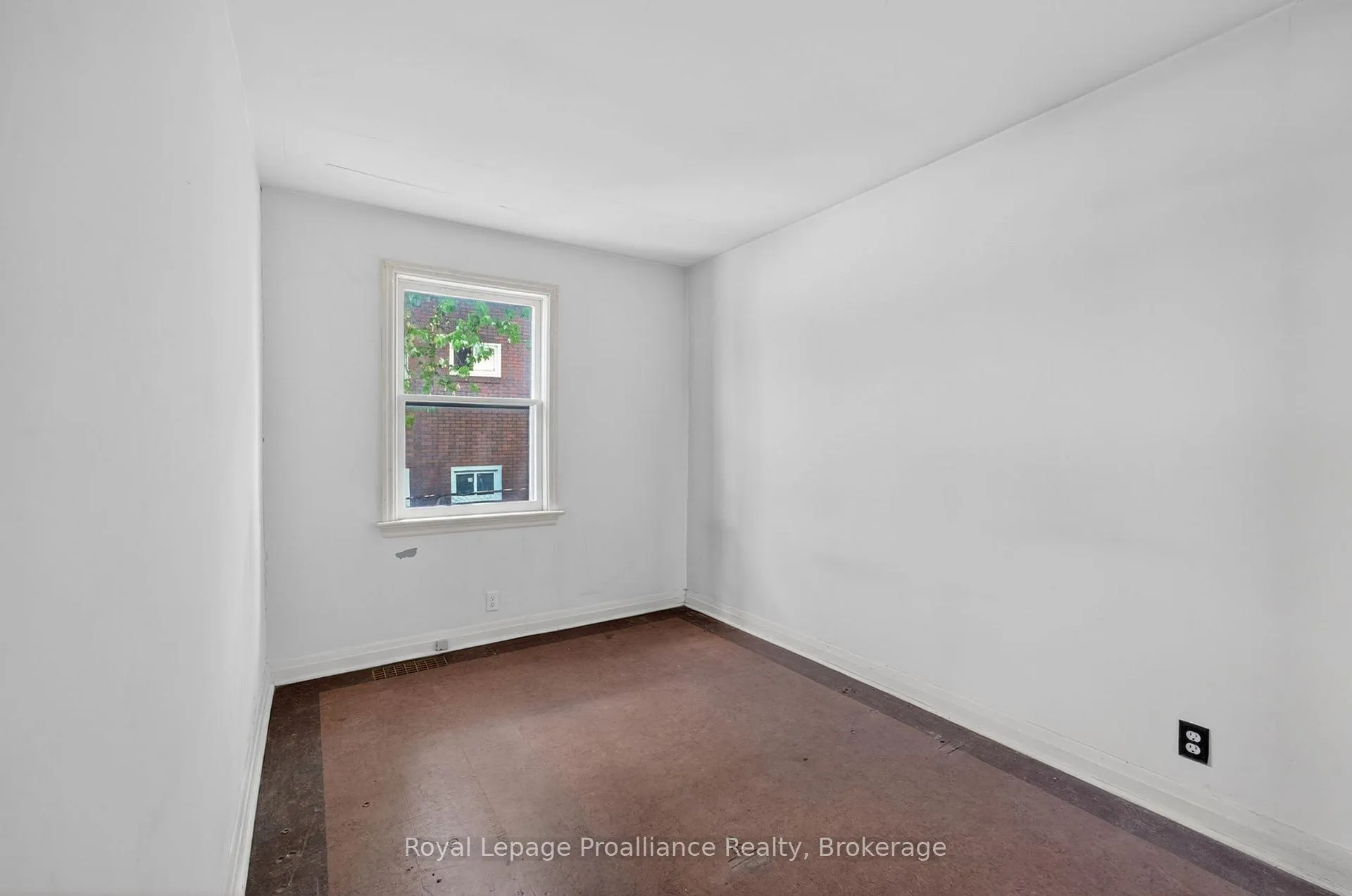 Photo 12 of 368 Sidney Street, Belleville, Belleville Ward — HOMEH