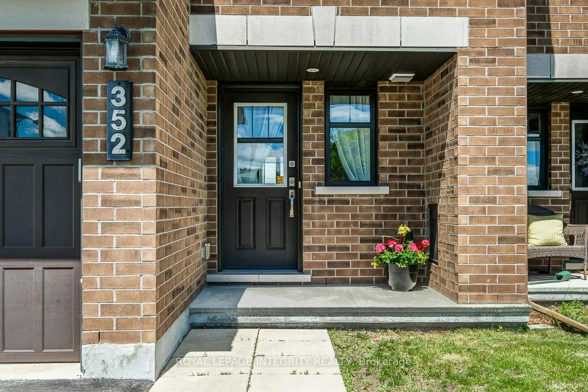 Photo 2 of 352 Axis Way, Ottawa, Mer Bleue/Bradley Estates/Anderson Park — HOMEH