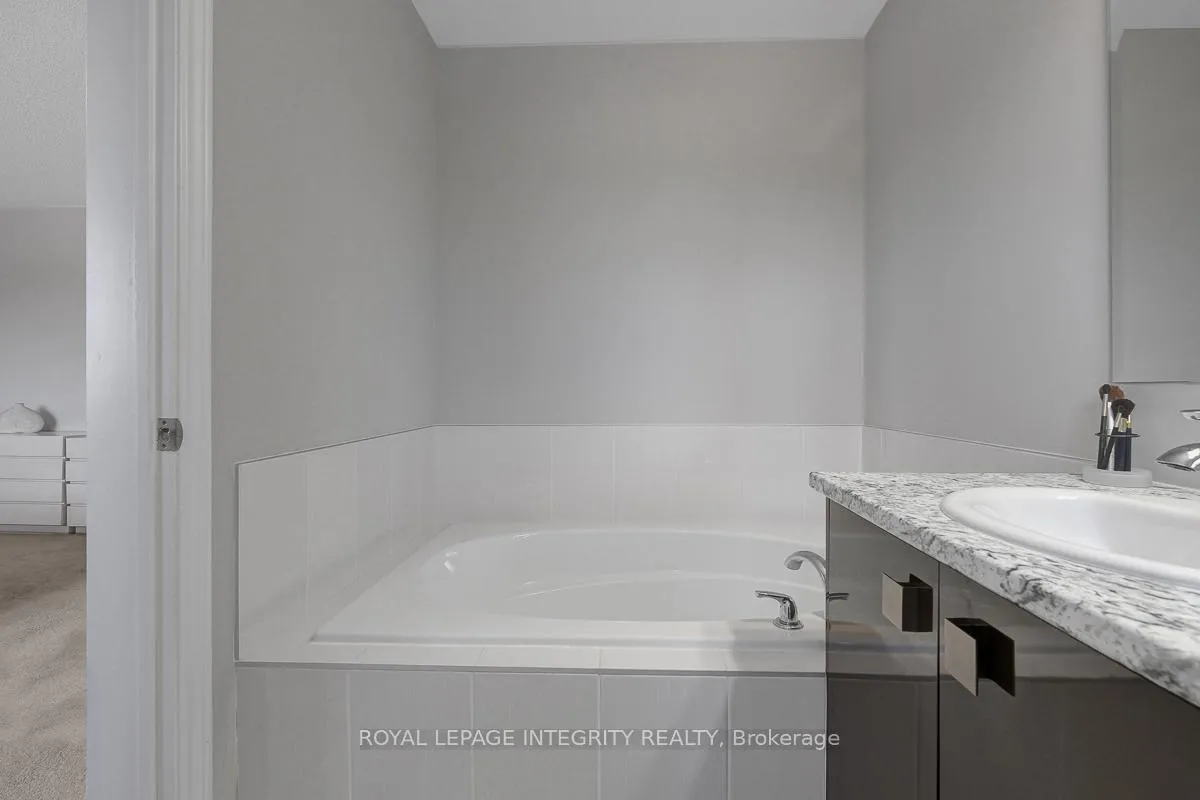 Photo 25 of 352 Axis Way, Ottawa, Mer Bleue/Bradley Estates/Anderson Park — HOMEH