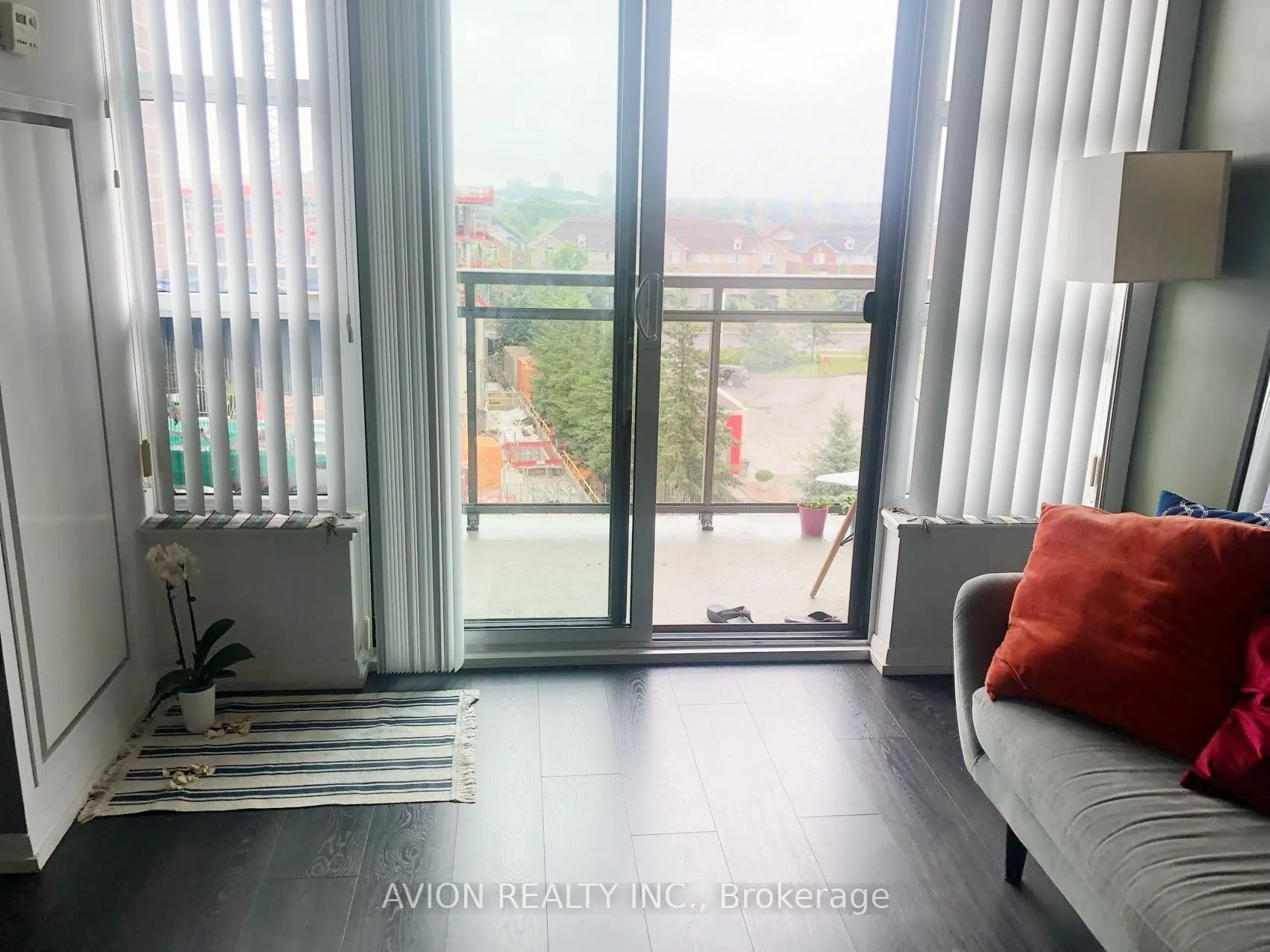Photo 8 of Unit 629, 540 Bur Oak Avenue, Markham, Berczy — HOMEH