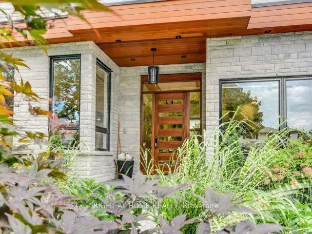Photo 3 of 54 Dawn Hill Trail, Markham, Bayview Fairway-Bayview Country Club Estates — HOMEH