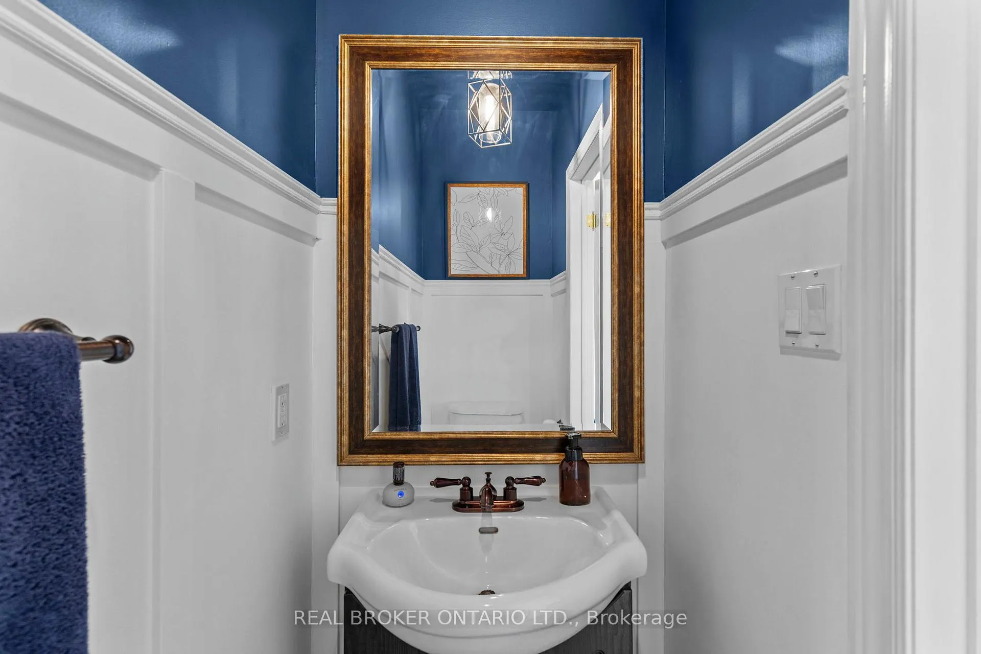 Photo 9 of 17 Cranberry Lane, Barrie, 400 West — HOMEH