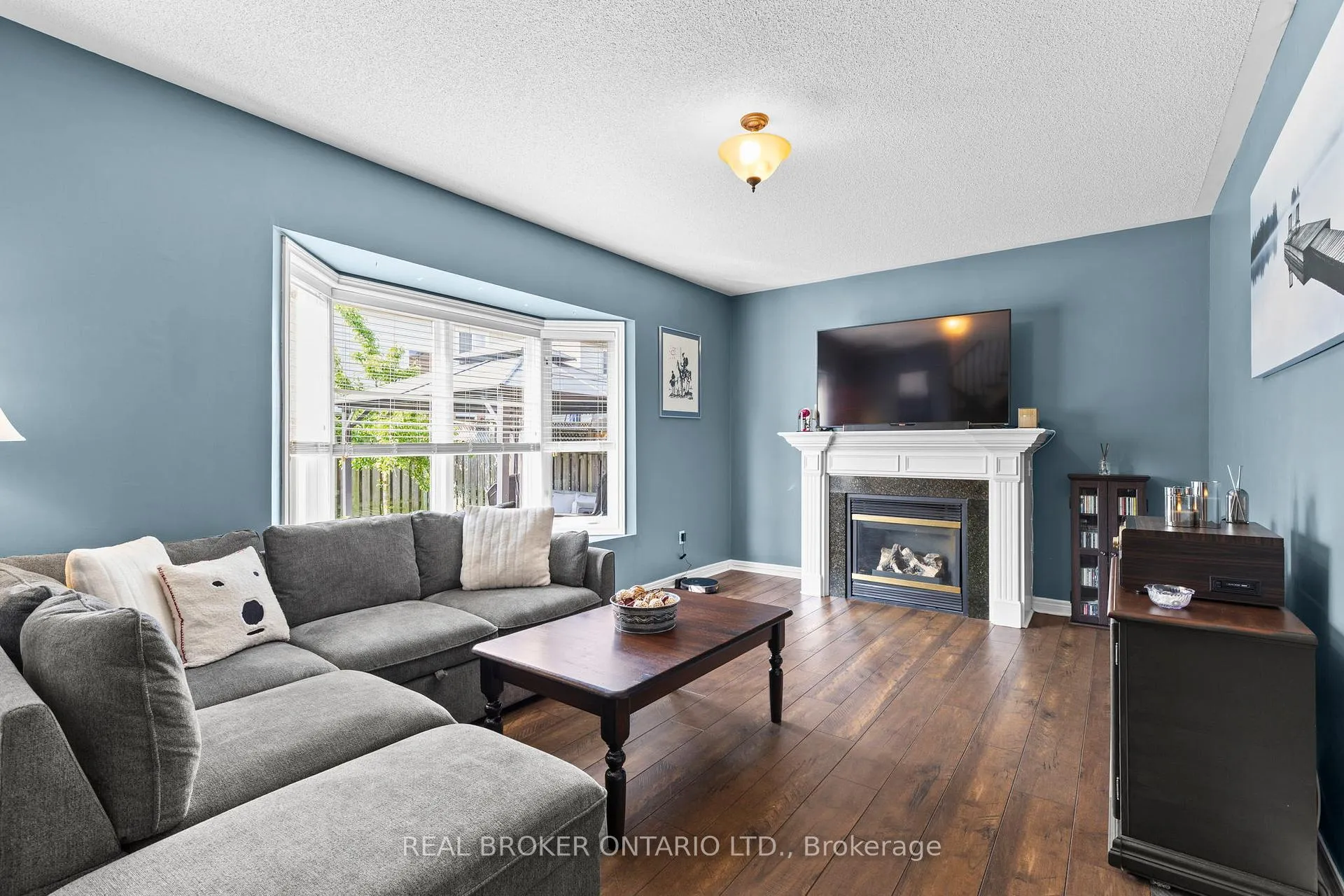 Photo 14 of 17 Cranberry Lane, Barrie, 400 West — HOMEH
