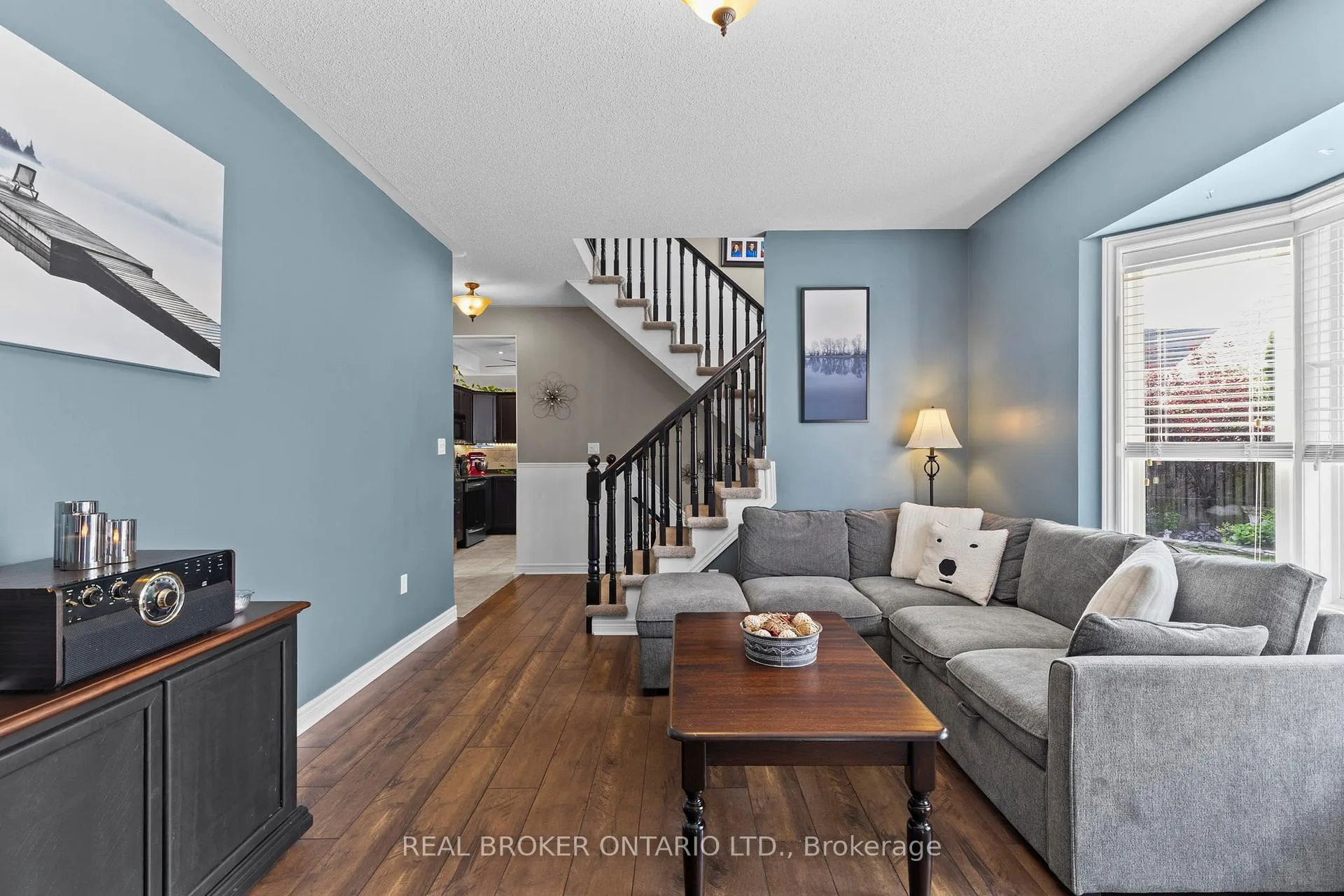 Photo 15 of 17 Cranberry Lane, Barrie, 400 West — HOMEH