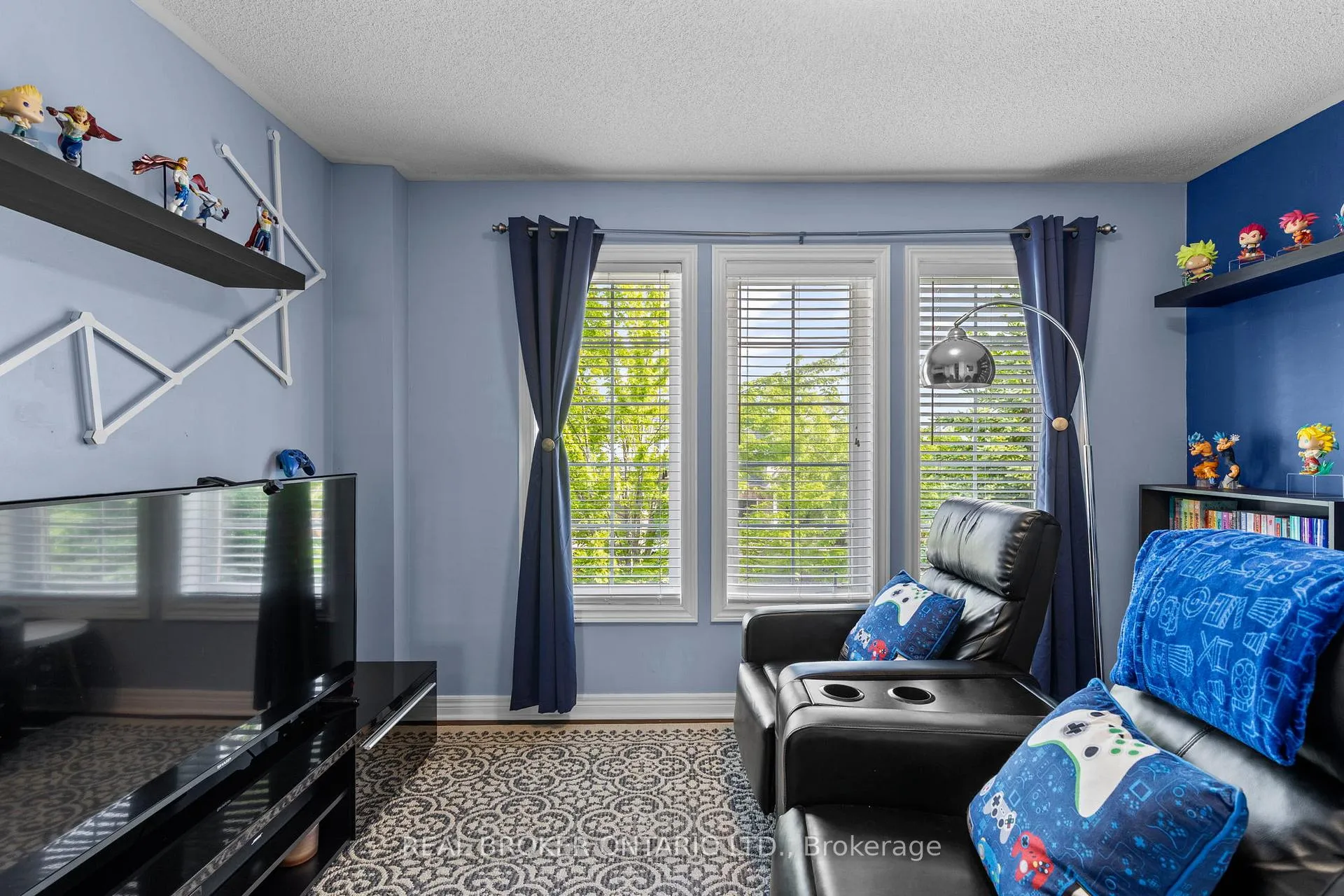 Photo 17 of 17 Cranberry Lane, Barrie, 400 West — HOMEH