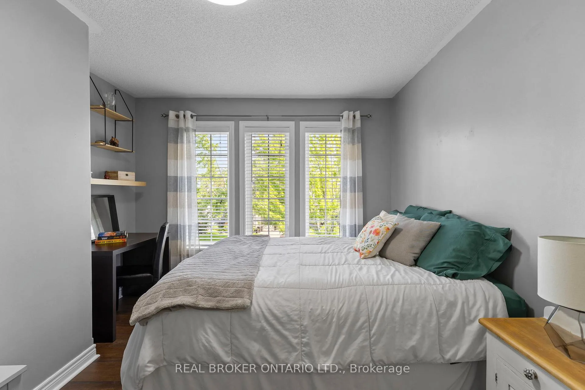 Photo 19 of 17 Cranberry Lane, Barrie, 400 West — HOMEH