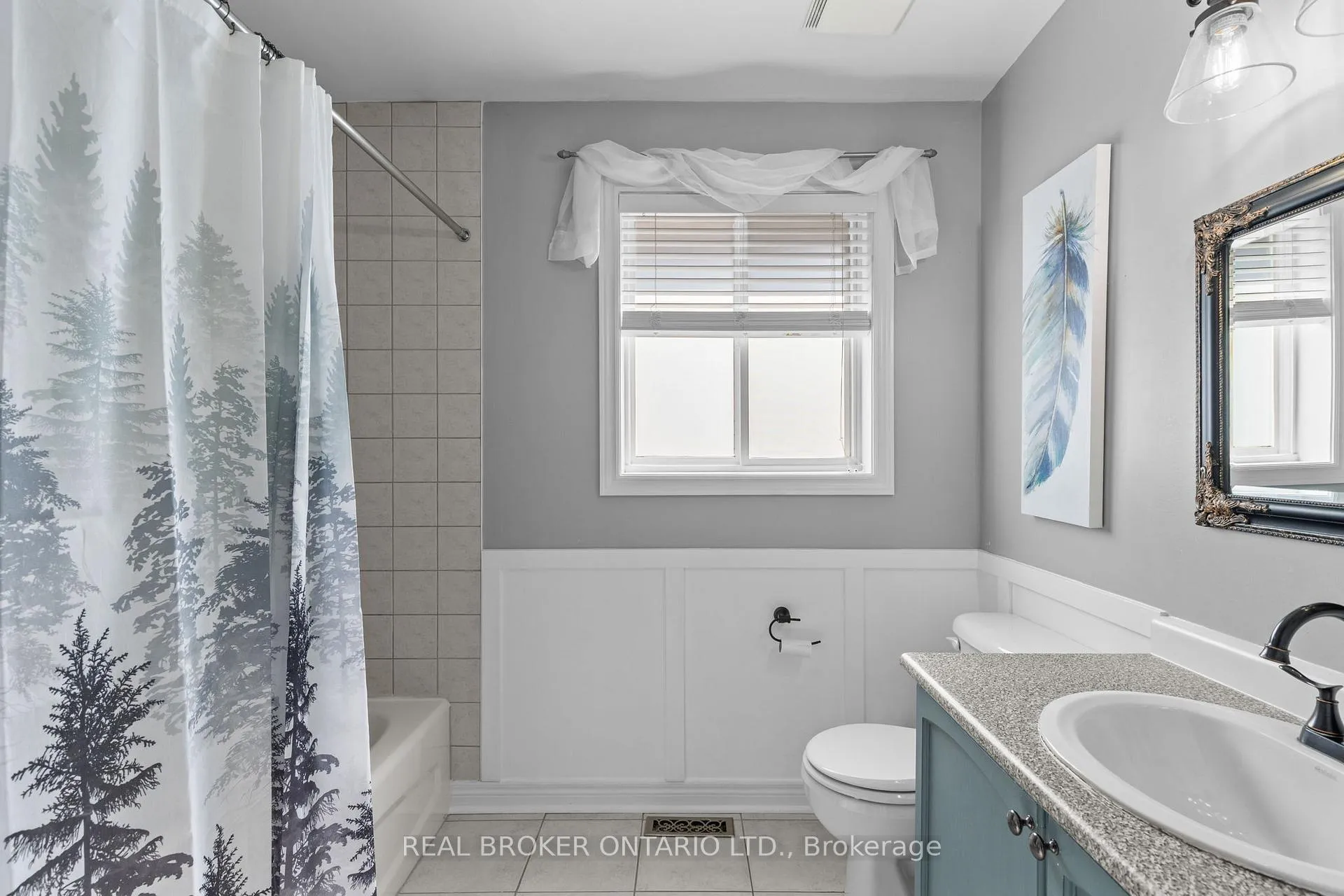 Photo 21 of 17 Cranberry Lane, Barrie, 400 West — HOMEH