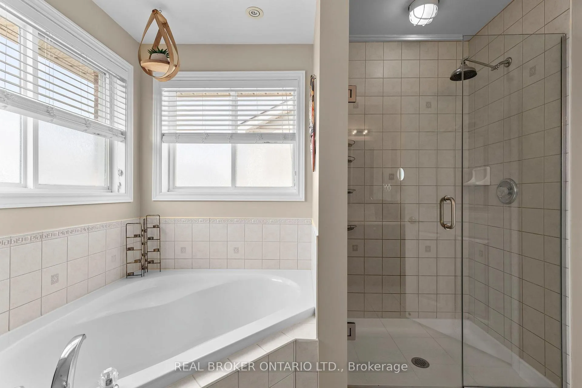 Photo 28 of 17 Cranberry Lane, Barrie, 400 West — HOMEH