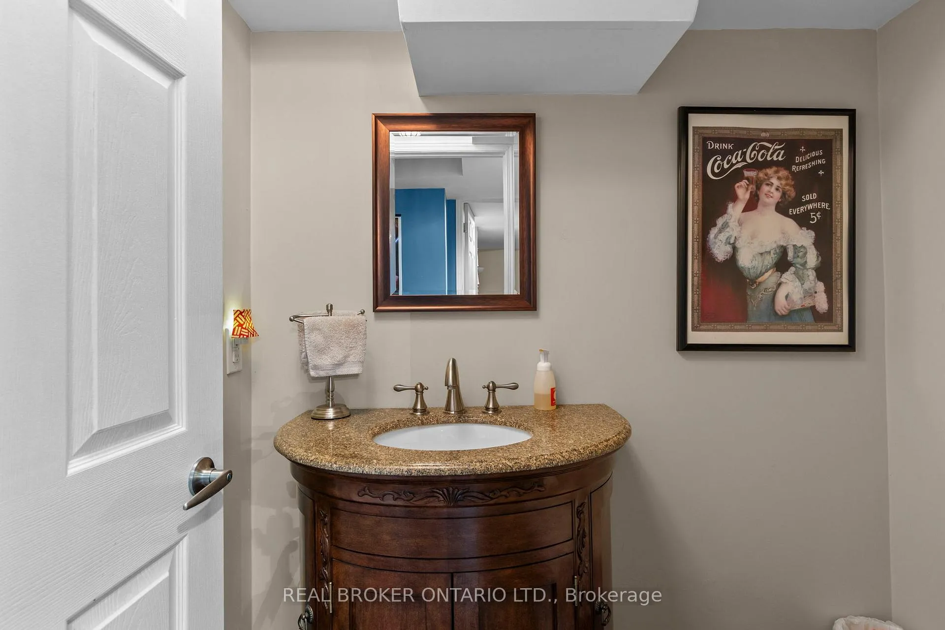 Photo 32 of 17 Cranberry Lane, Barrie, 400 West — HOMEH