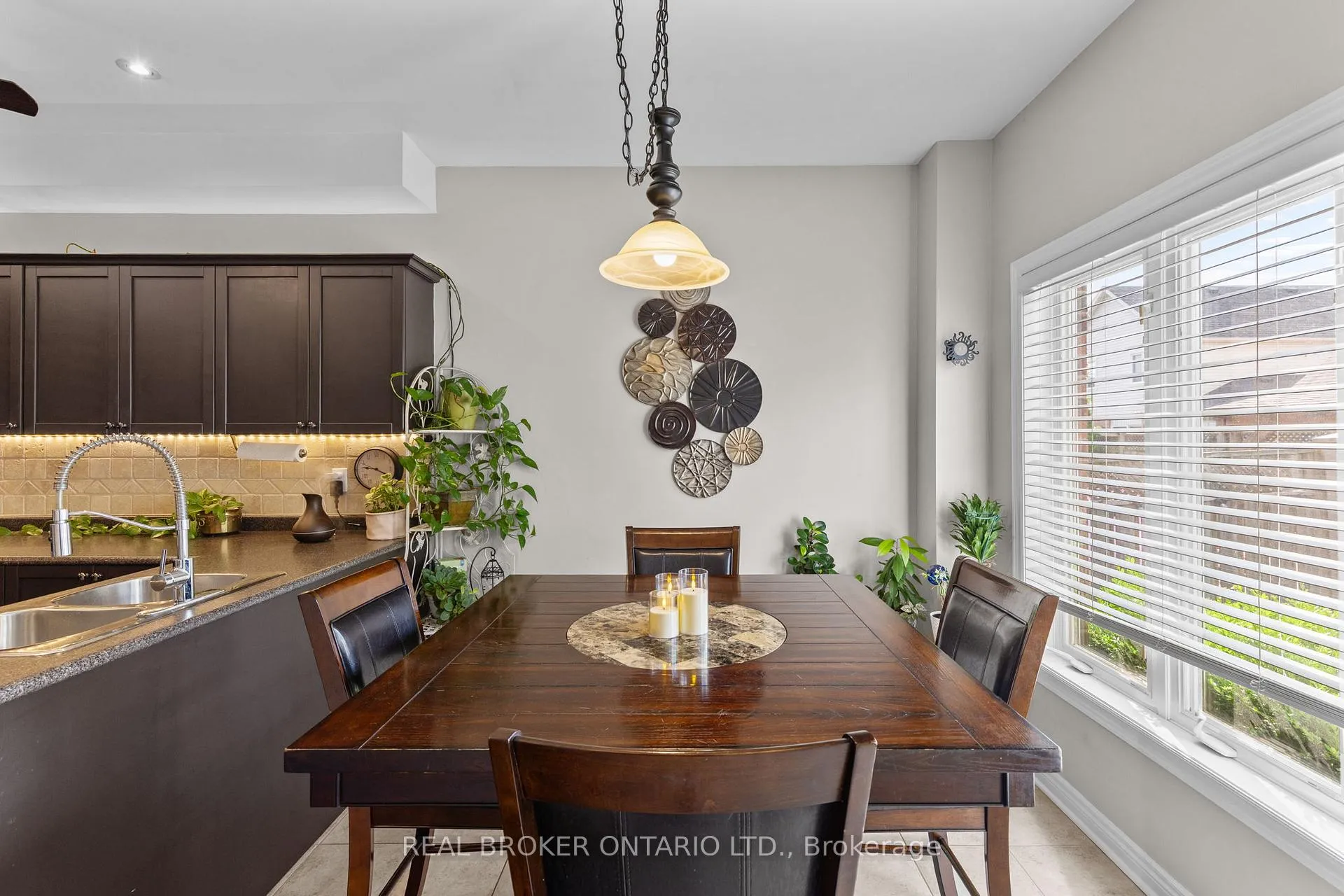 Photo 33 of 17 Cranberry Lane, Barrie, 400 West — HOMEH