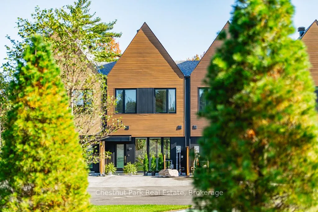 Photo 3 of 29 Rockmount Crescent, Gravenhurst, Muskoka (S) — HOMEH