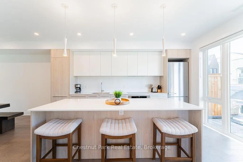 Photo 7 of 29 Rockmount Crescent, Gravenhurst, Muskoka (S) — HOMEH