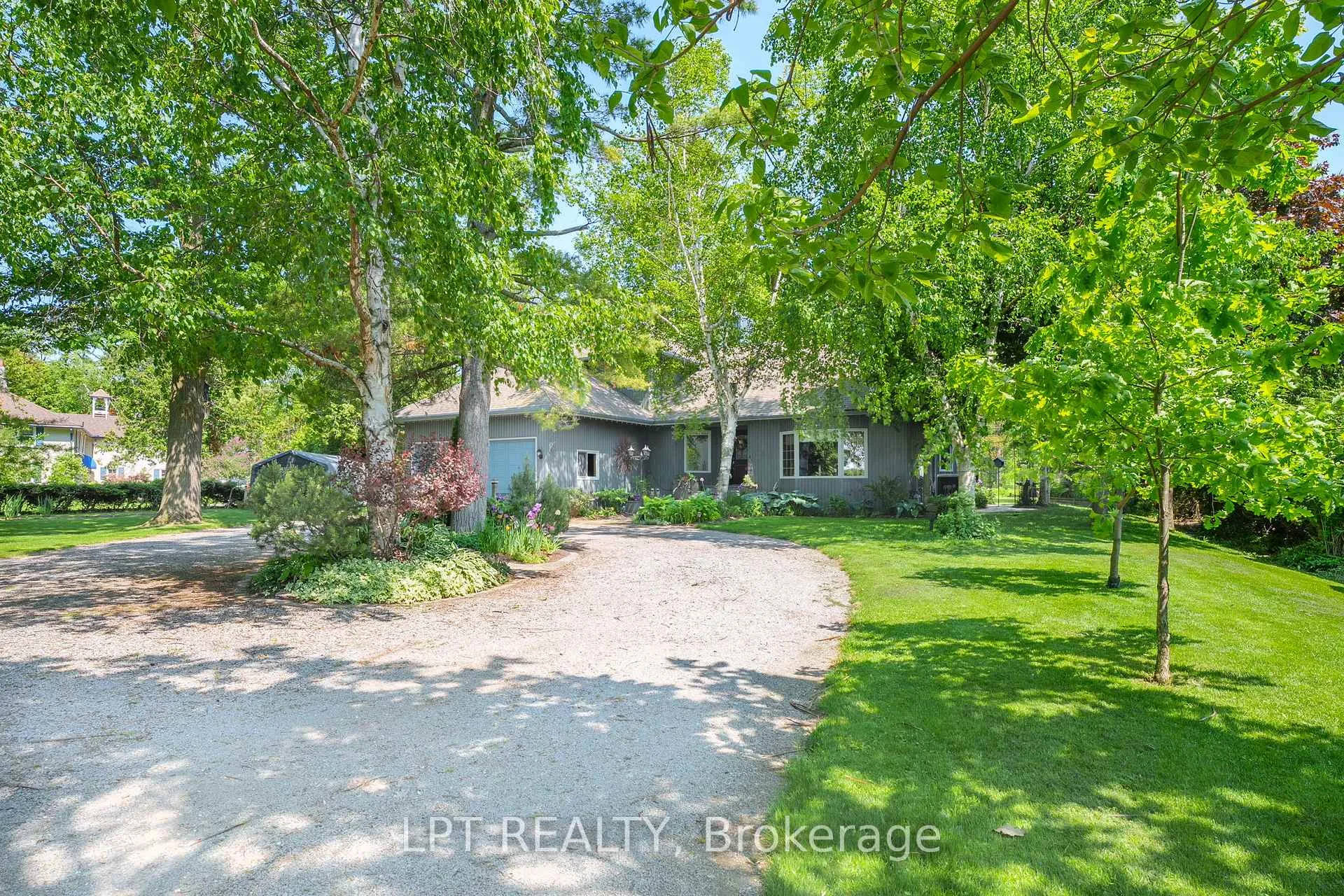 Photo 4 of 293 Hedge Road, Georgina, Sutton & Jackson's Point — HOMEH