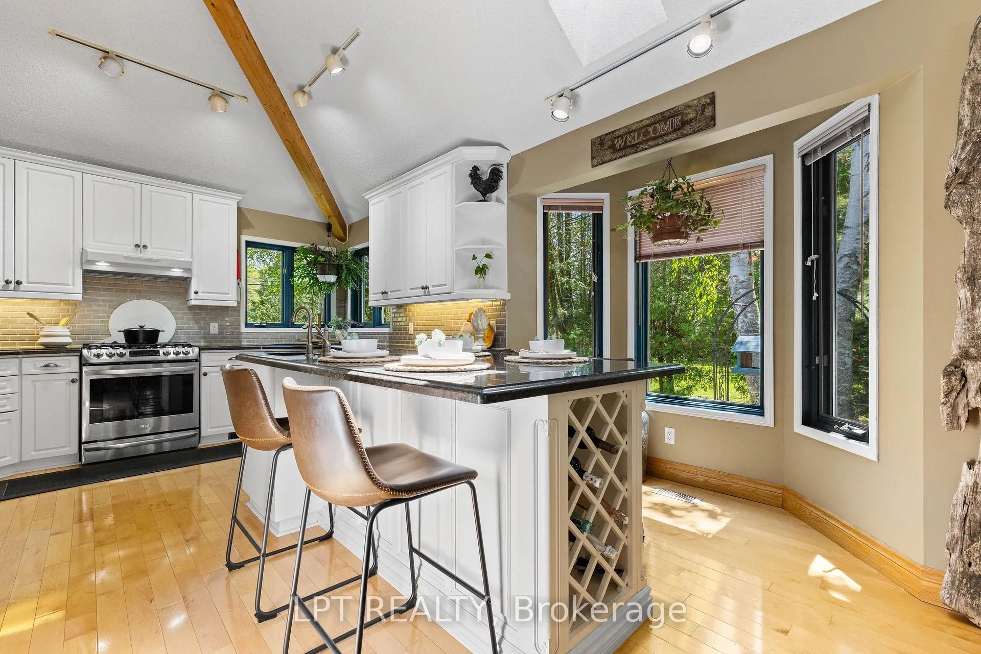 Photo 9 of 293 Hedge Road, Georgina, Sutton & Jackson's Point — HOMEH