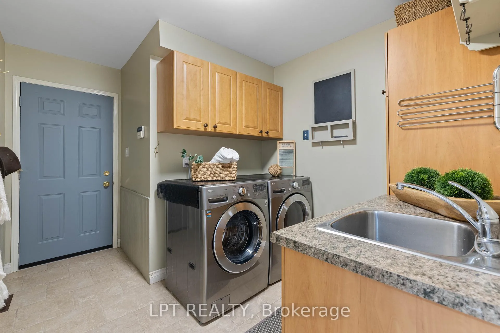 Photo 17 of 293 Hedge Road, Georgina, Sutton & Jackson's Point — HOMEH