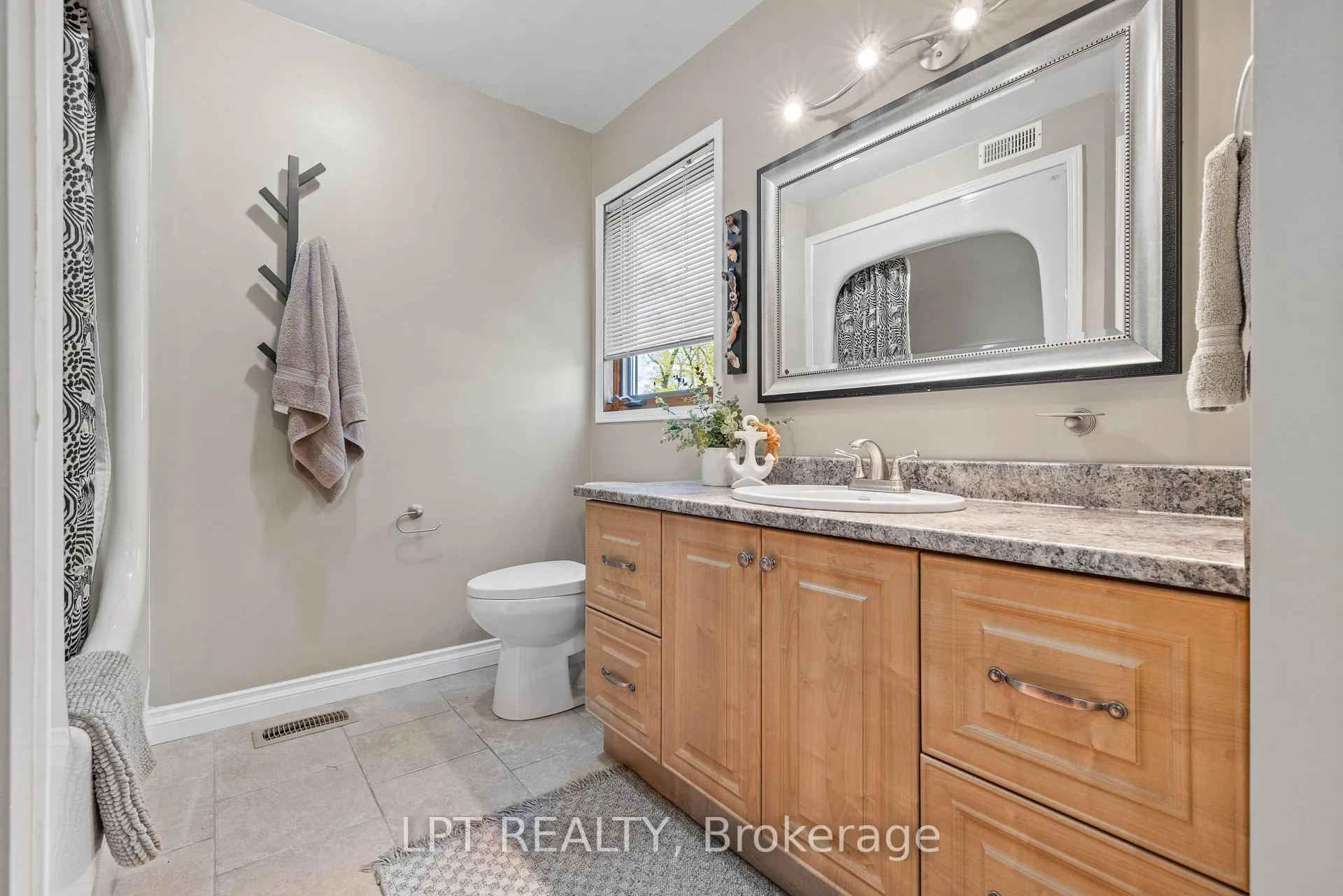 Photo 18 of 293 Hedge Road, Georgina, Sutton & Jackson's Point — HOMEH