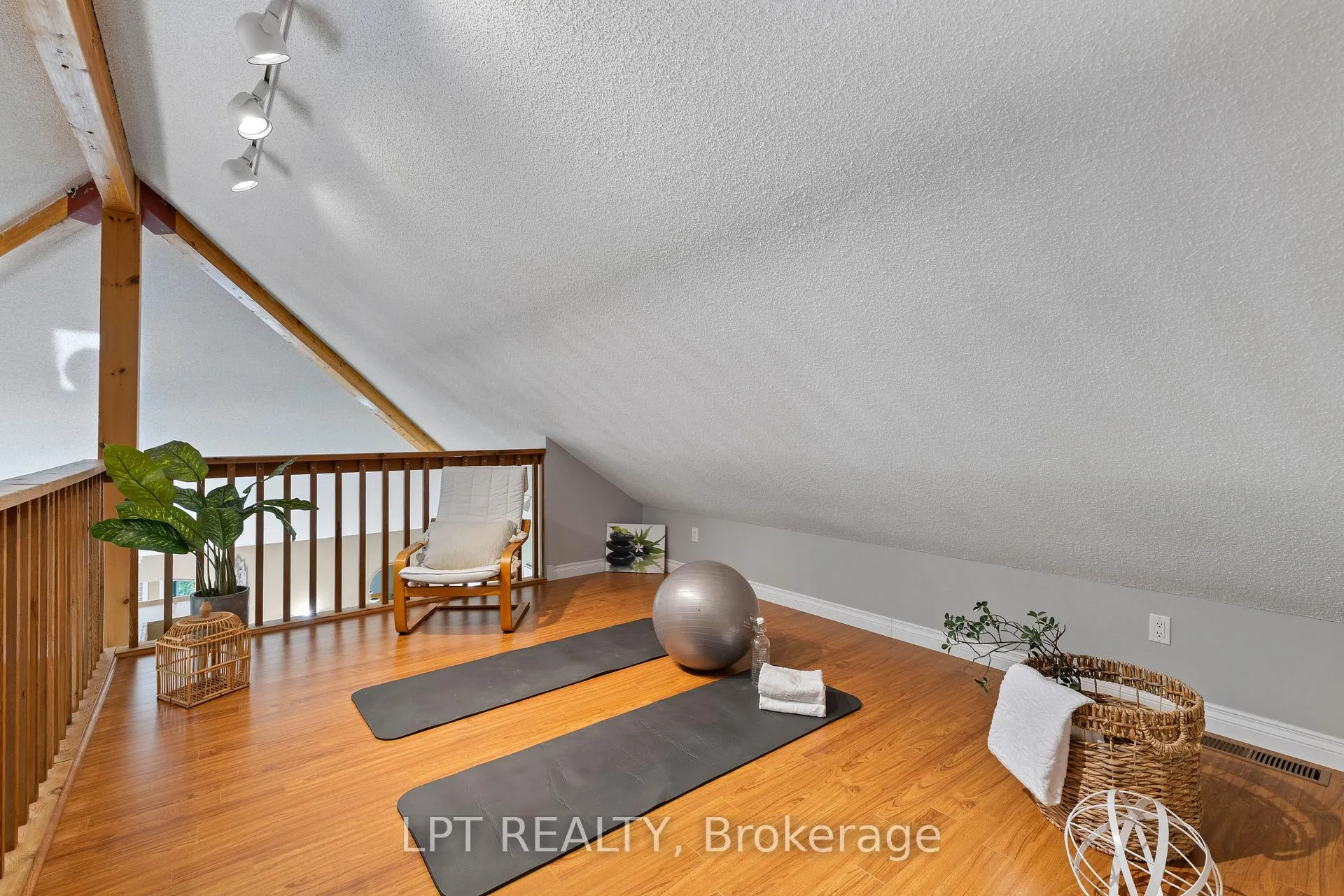 Photo 20 of 293 Hedge Road, Georgina, Sutton & Jackson's Point — HOMEH