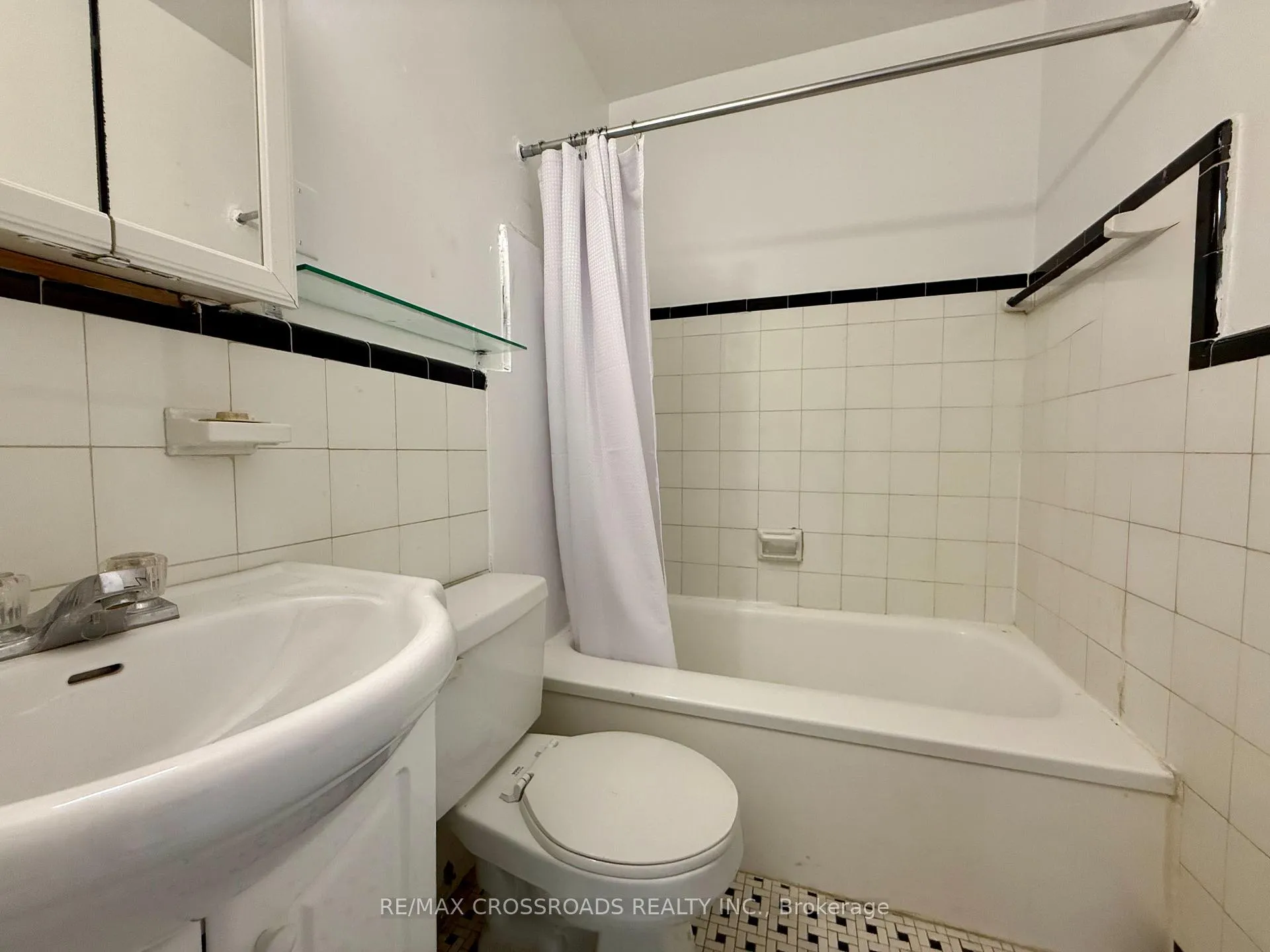 Photo 5 of Unit 311, 2770 Yonge Street, Toronto, Lawrence Park South — HOMEH