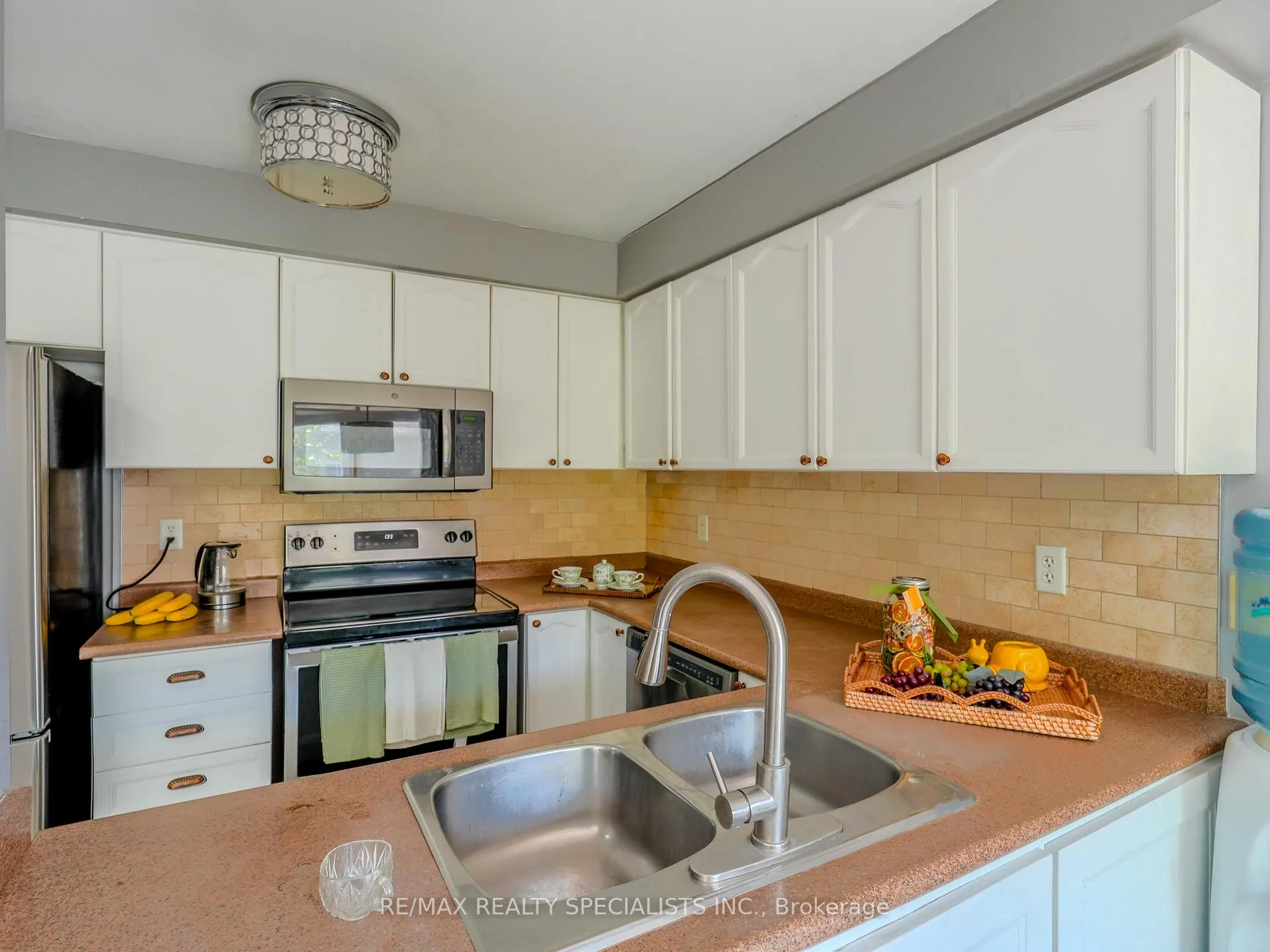 Photo 10 of 94 Seedhouse Lane, Halton Hills, Rural Halton Hills — HOMEH