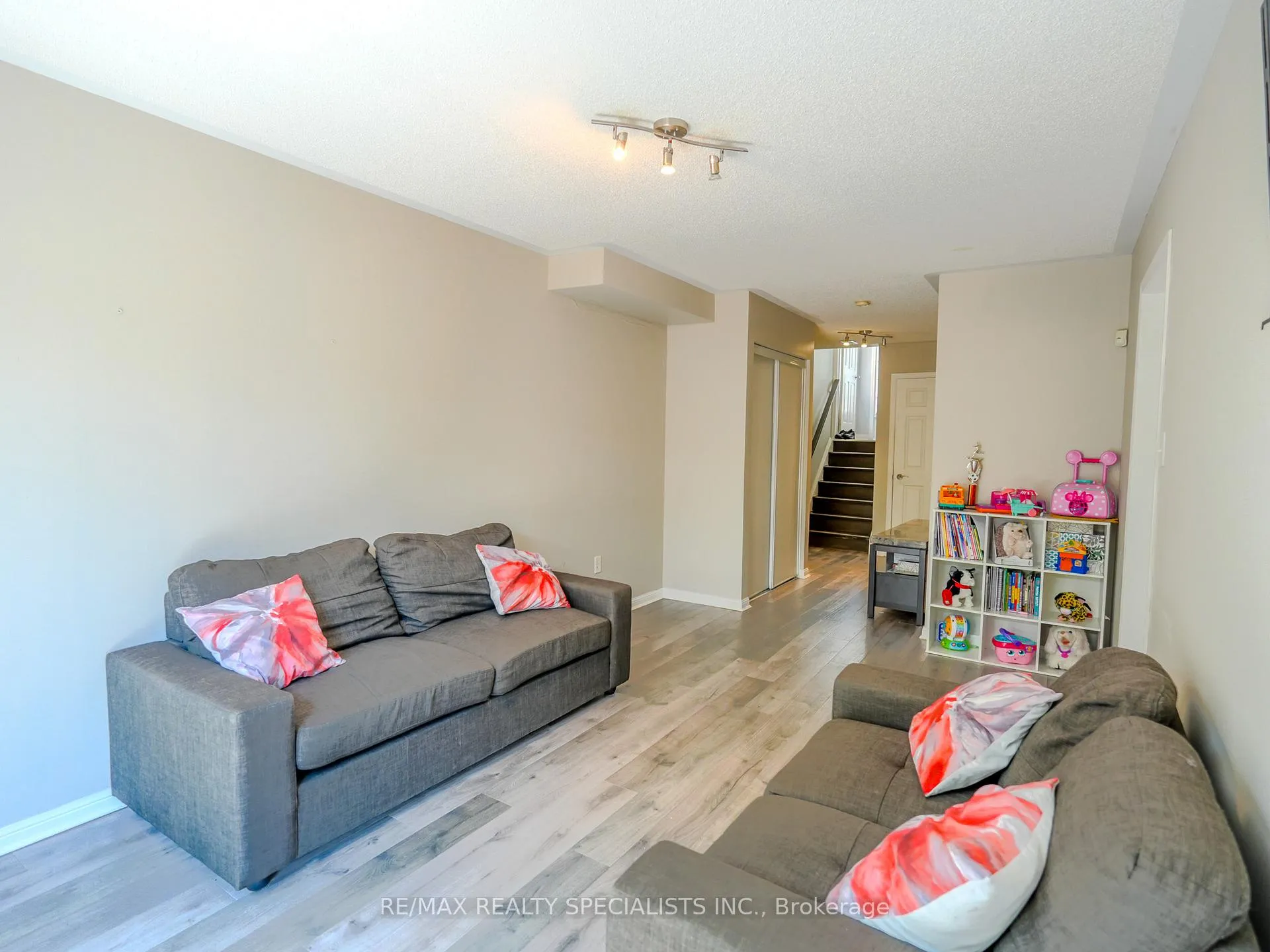 Photo 23 of 94 Seedhouse Lane, Halton Hills, Rural Halton Hills — HOMEH