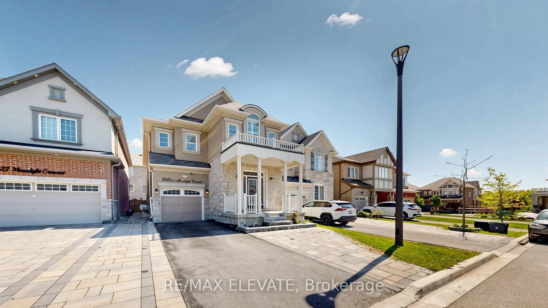 Photo 2 of 2425 Moonlight Crescent, Pickering, Rural Pickering — HOMEH