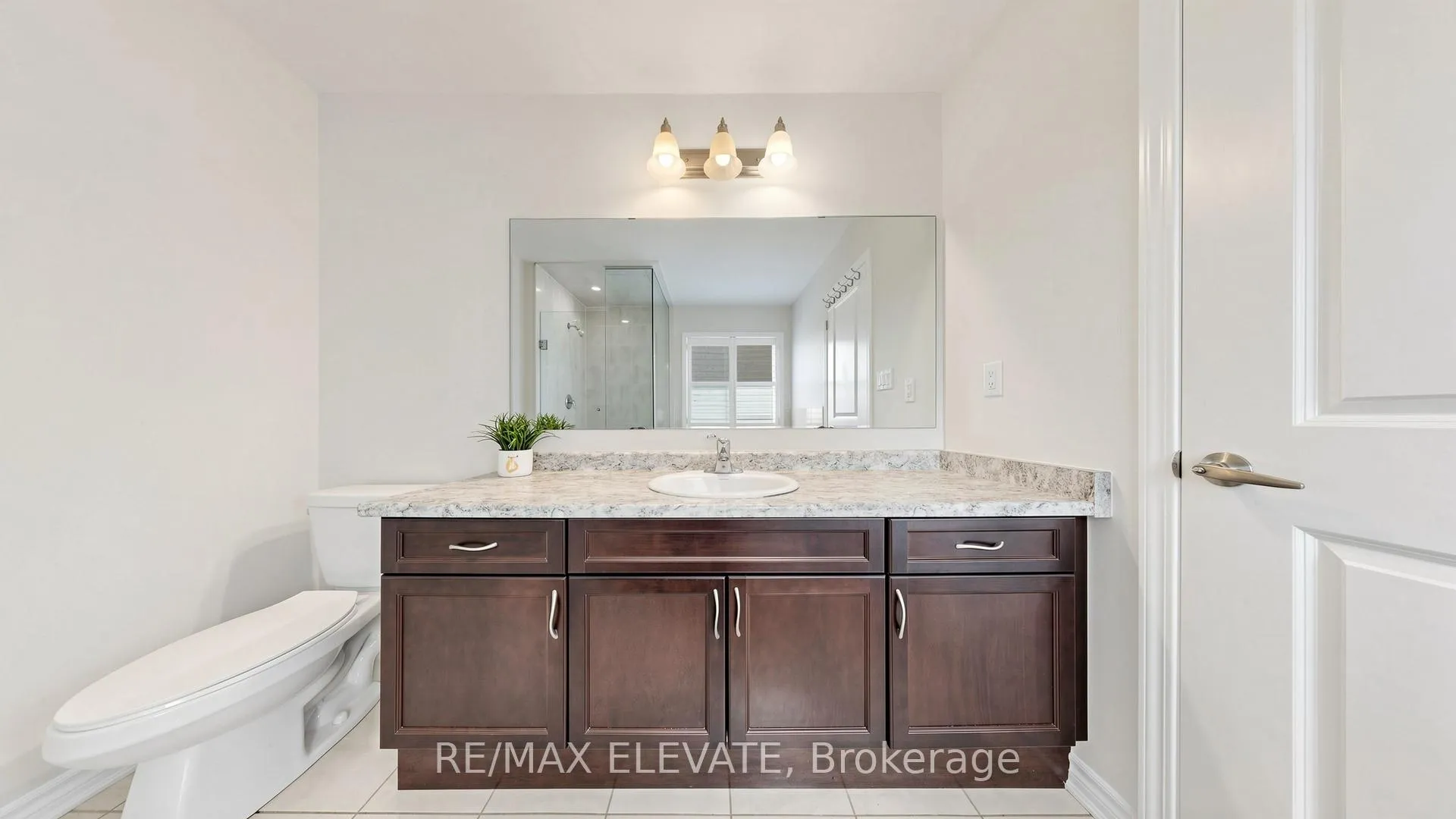 Photo 31 of 2425 Moonlight Crescent, Pickering, Rural Pickering — HOMEH