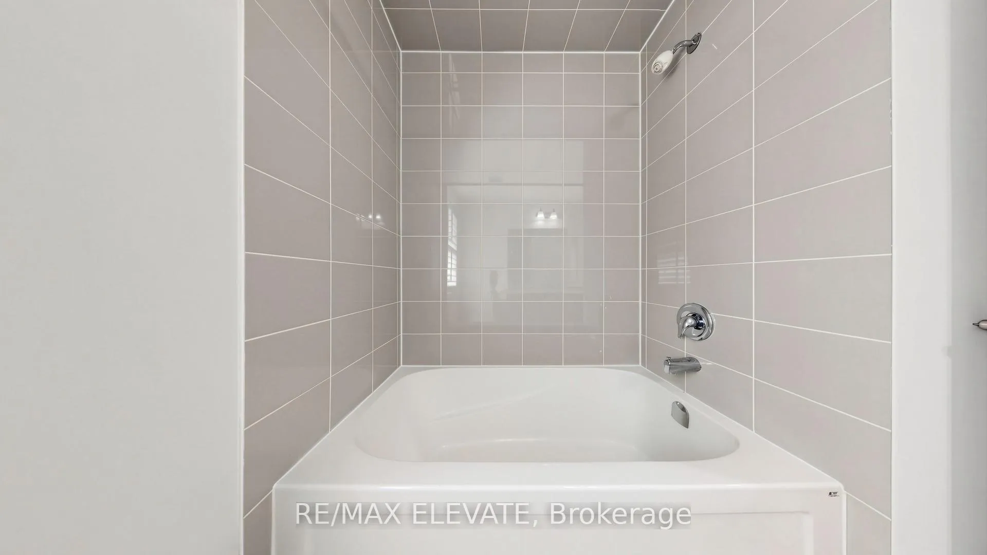 Photo 43 of 2425 Moonlight Crescent, Pickering, Rural Pickering — HOMEH