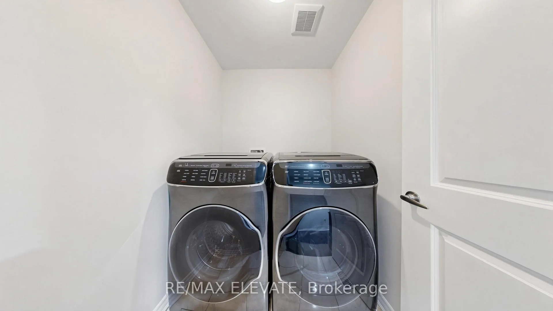 Photo 44 of 2425 Moonlight Crescent, Pickering, Rural Pickering — HOMEH