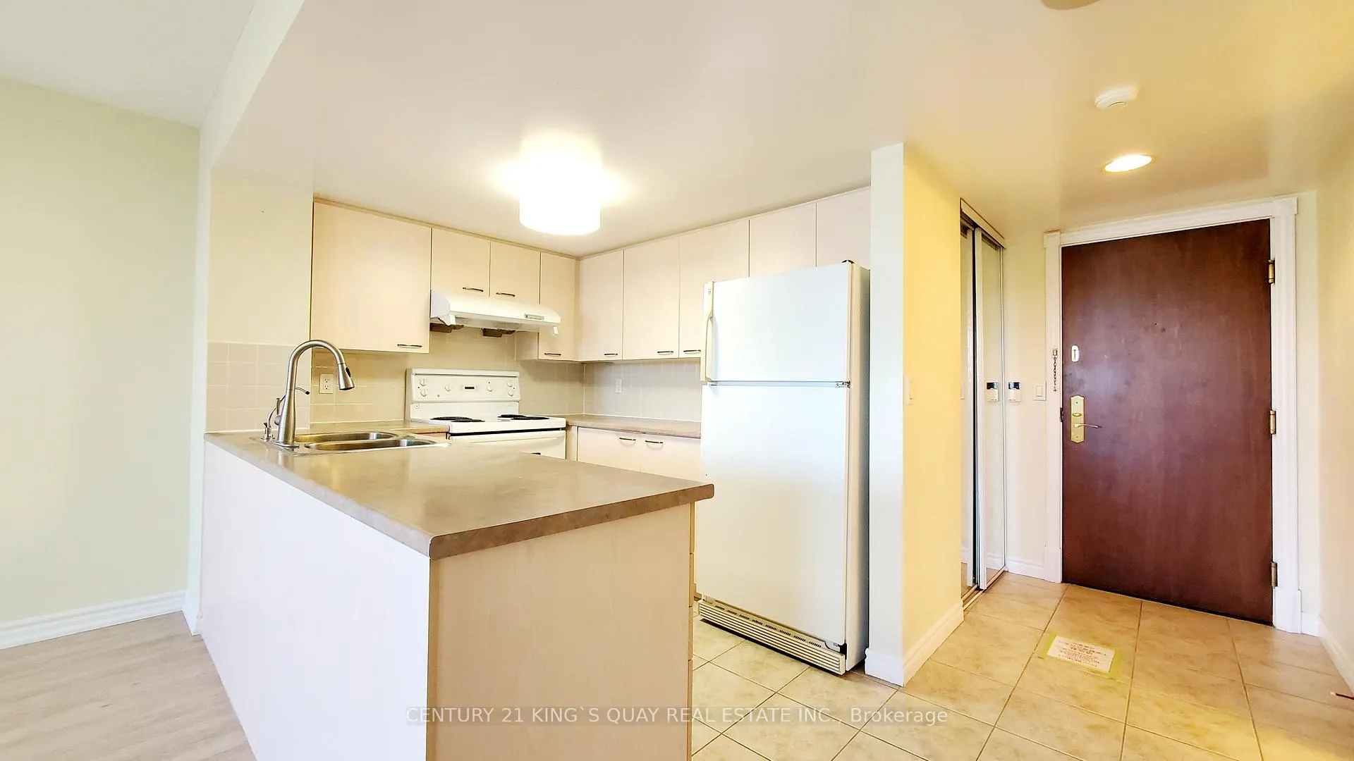 Photo 9 of Unit 303, 130 Pond Drive, Markham, Commerce Valley — HOMEH