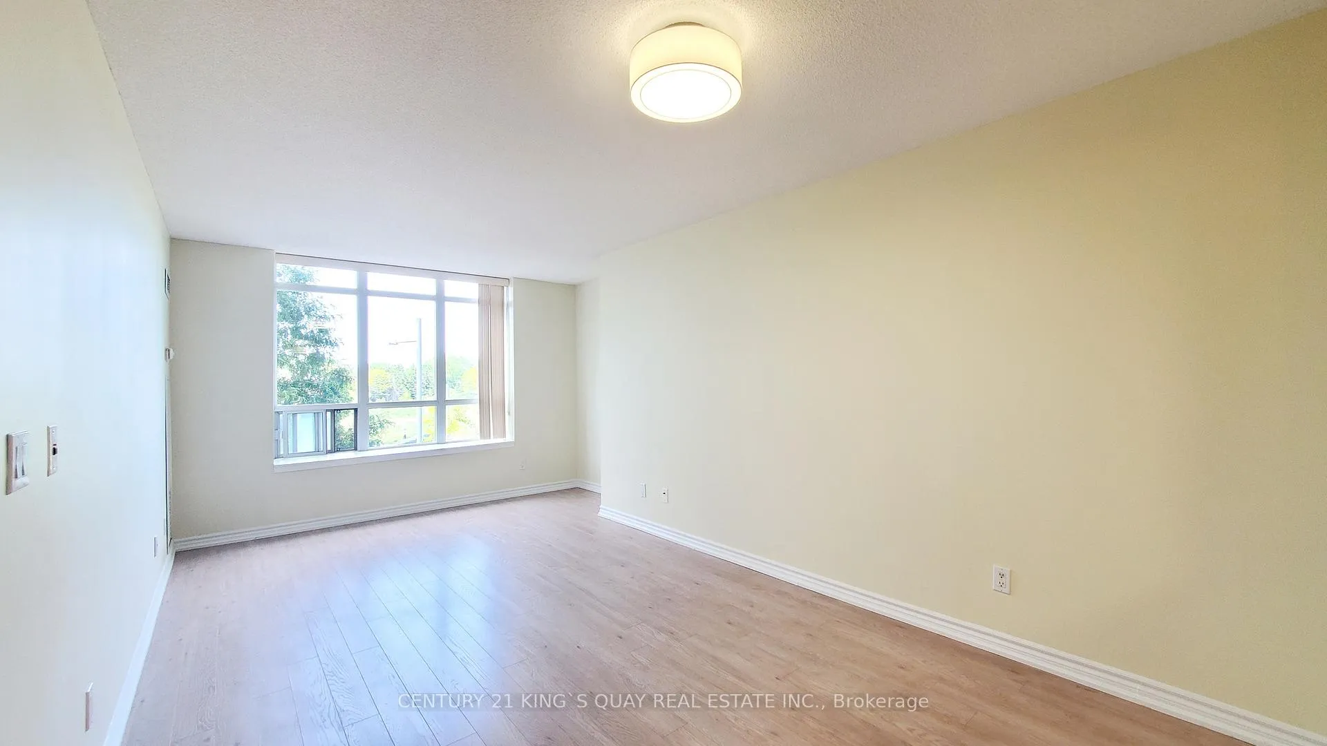 Photo 13 of Unit 303, 130 Pond Drive, Markham, Commerce Valley — HOMEH
