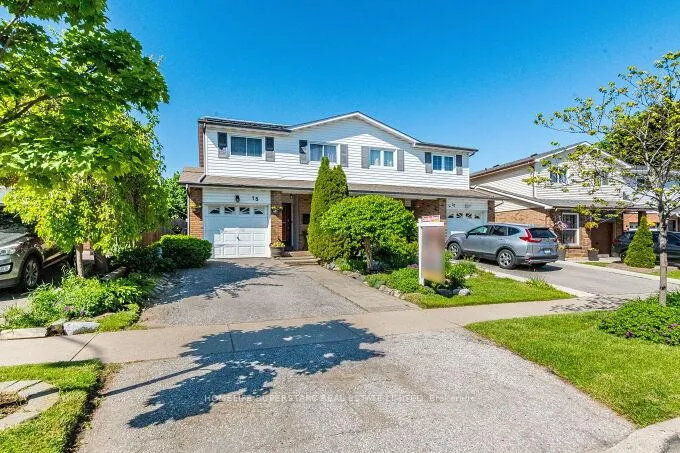 Photo 2 of 18 Pluto Drive, Brampton, Madoc — HOMEH