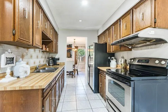Photo 6 of 18 Pluto Drive, Brampton, Madoc — HOMEH