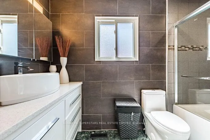 Photo 32 of 18 Pluto Drive, Brampton, Madoc — HOMEH