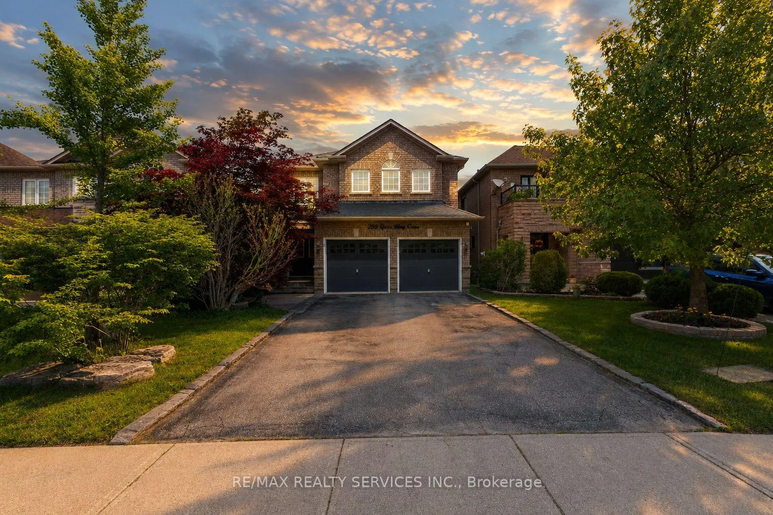 Photo 1 of 295 Queen Mary Drive, Brampton, Fletcher's Meadow — HOMEH