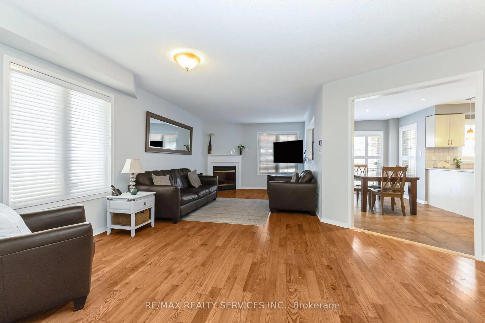Photo 9 of 295 Queen Mary Drive, Brampton, Fletcher's Meadow — HOMEH