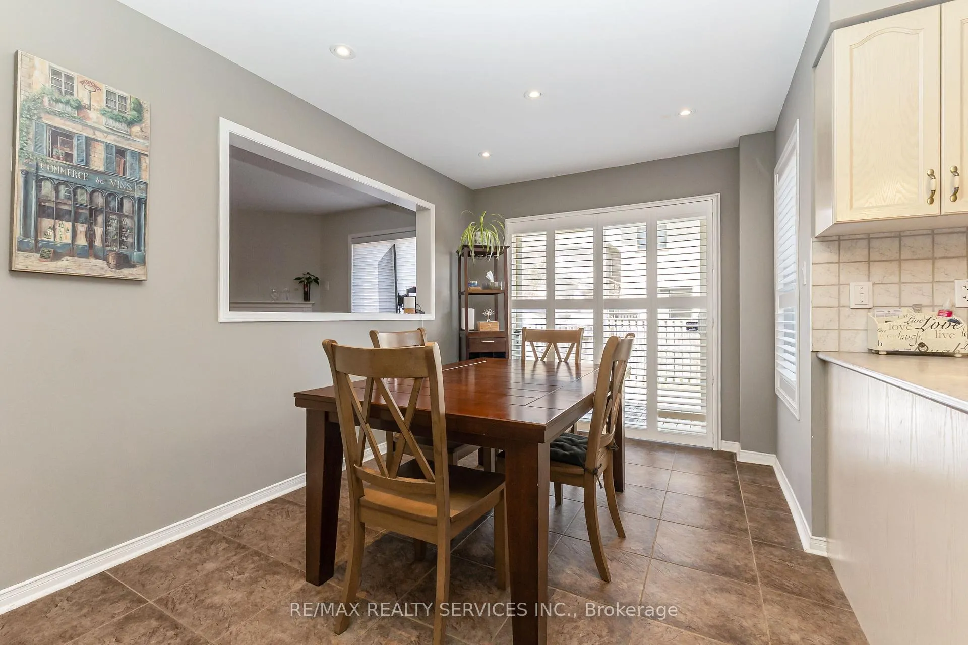 Photo 22 of 295 Queen Mary Drive, Brampton, Fletcher's Meadow — HOMEH