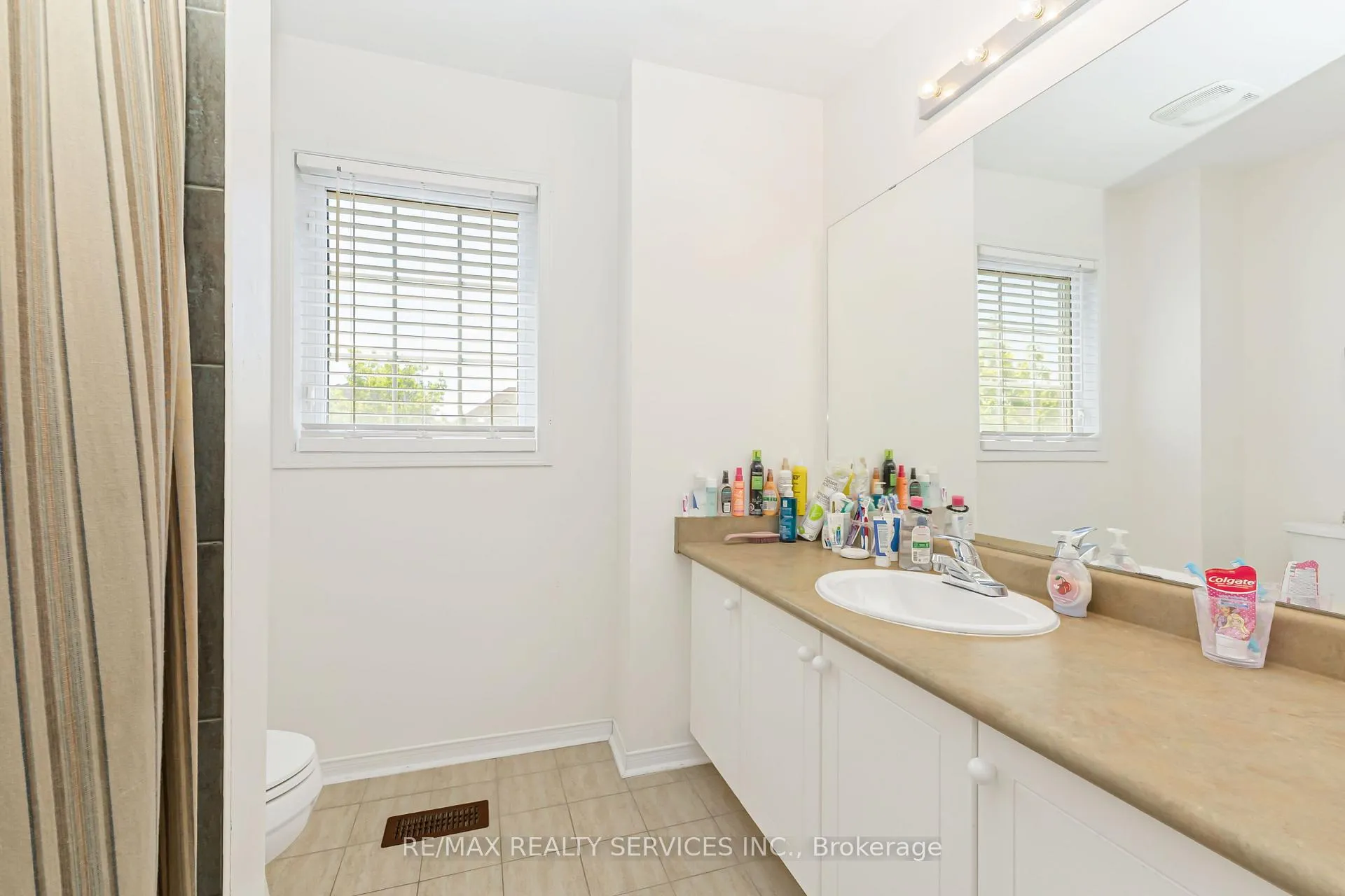 Photo 37 of 295 Queen Mary Drive, Brampton, Fletcher's Meadow — HOMEH