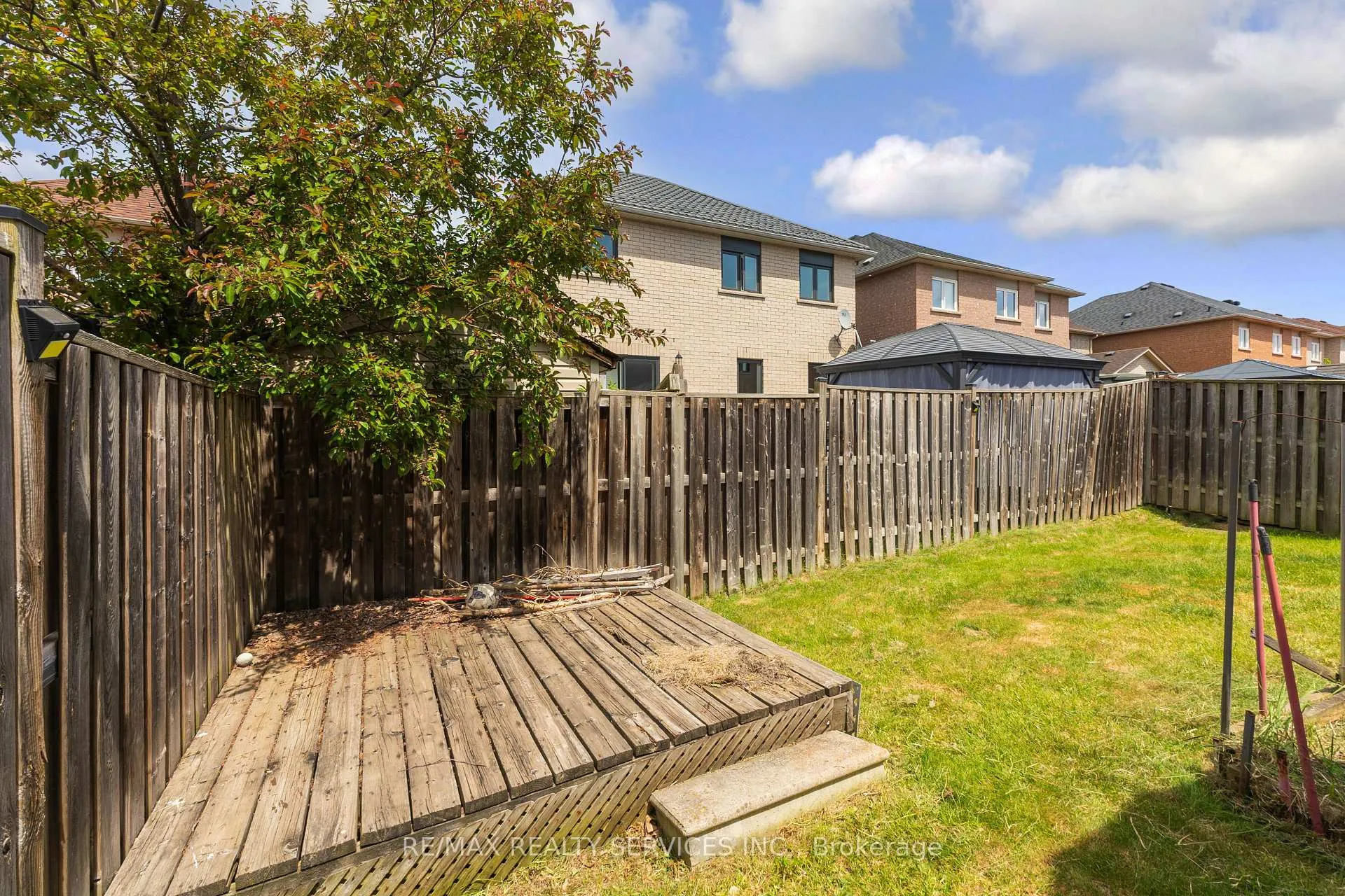 Photo 39 of 295 Queen Mary Drive, Brampton, Fletcher's Meadow — HOMEH