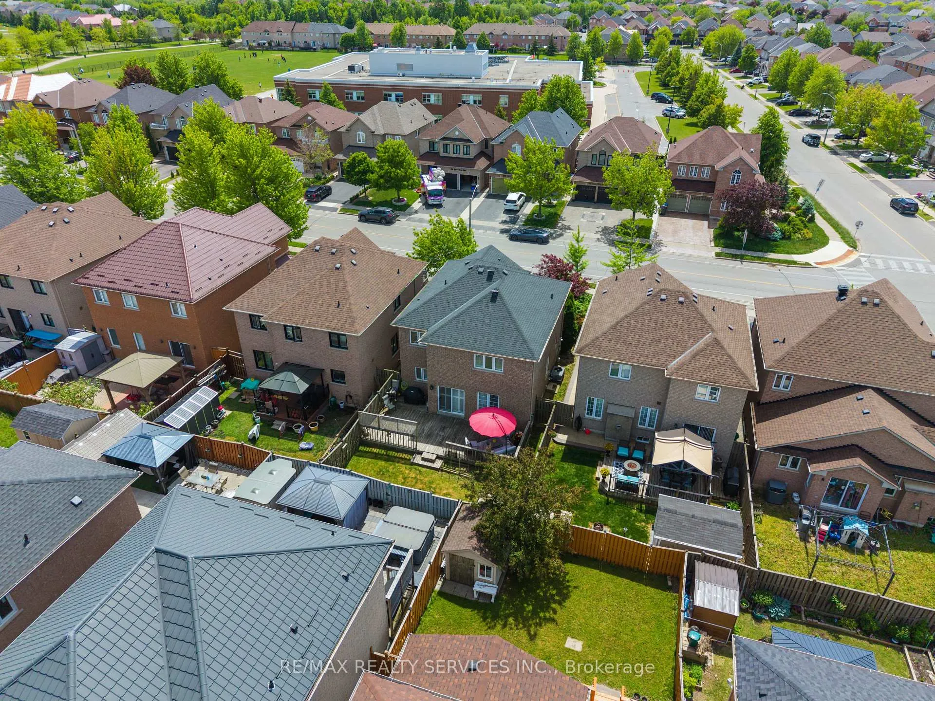 Photo 46 of 295 Queen Mary Drive, Brampton, Fletcher's Meadow — HOMEH