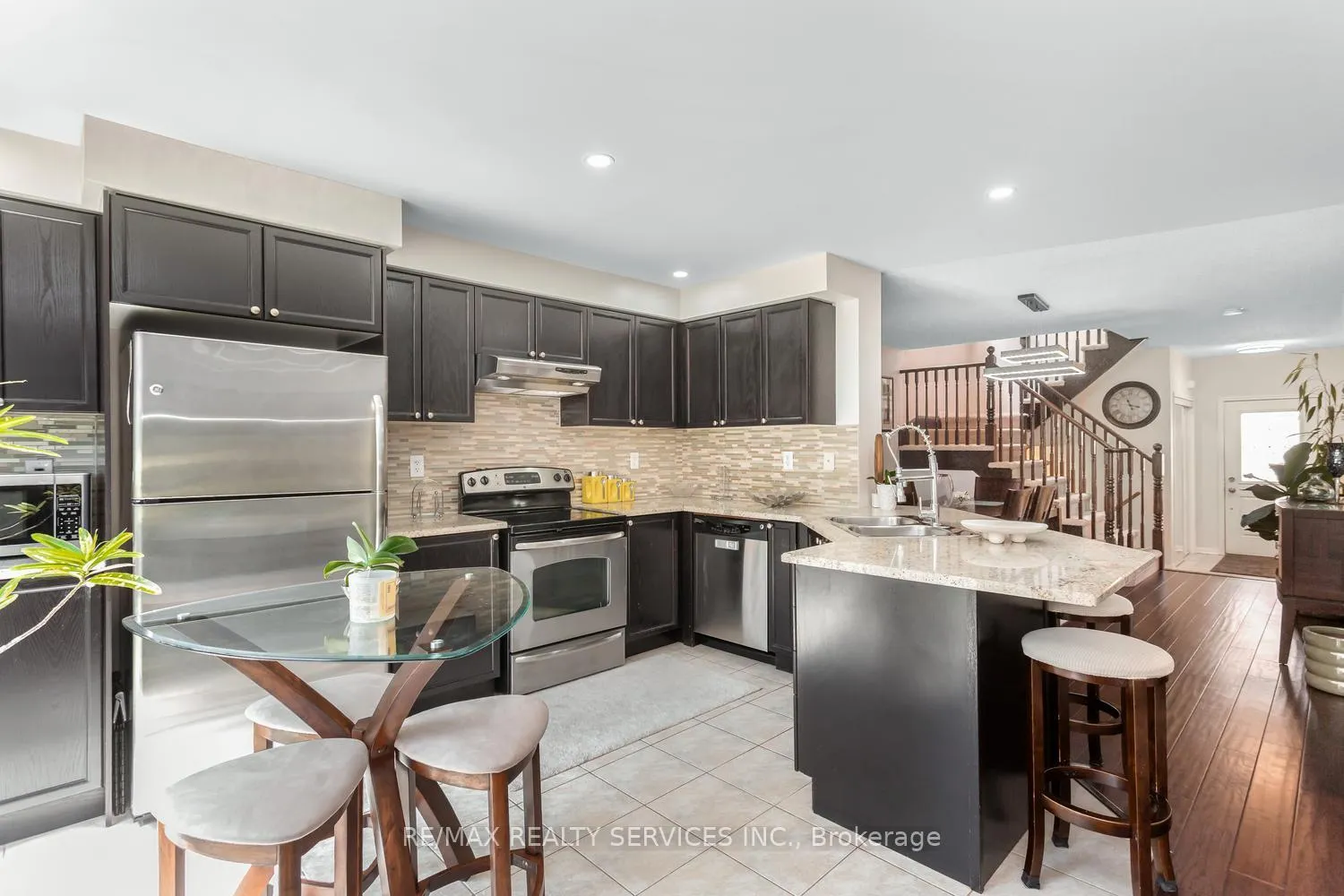 Photo 10 of 164 Mcdougall Cross, Milton, Harrison — HOMEH