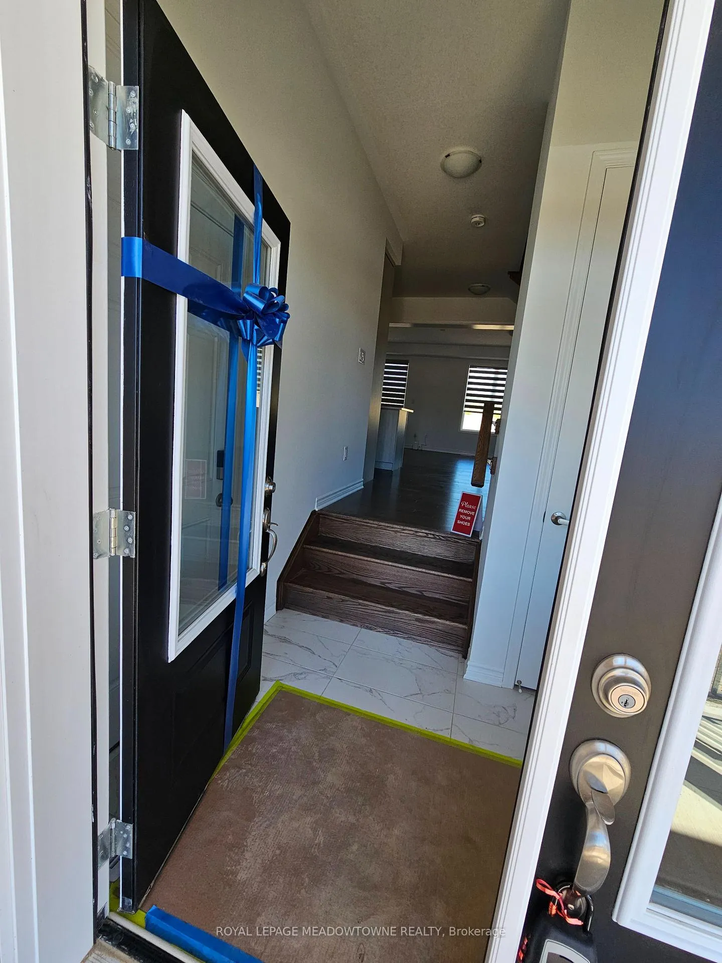 Photo 2 of 879 Amand Drive, Kitchener — HOMEH