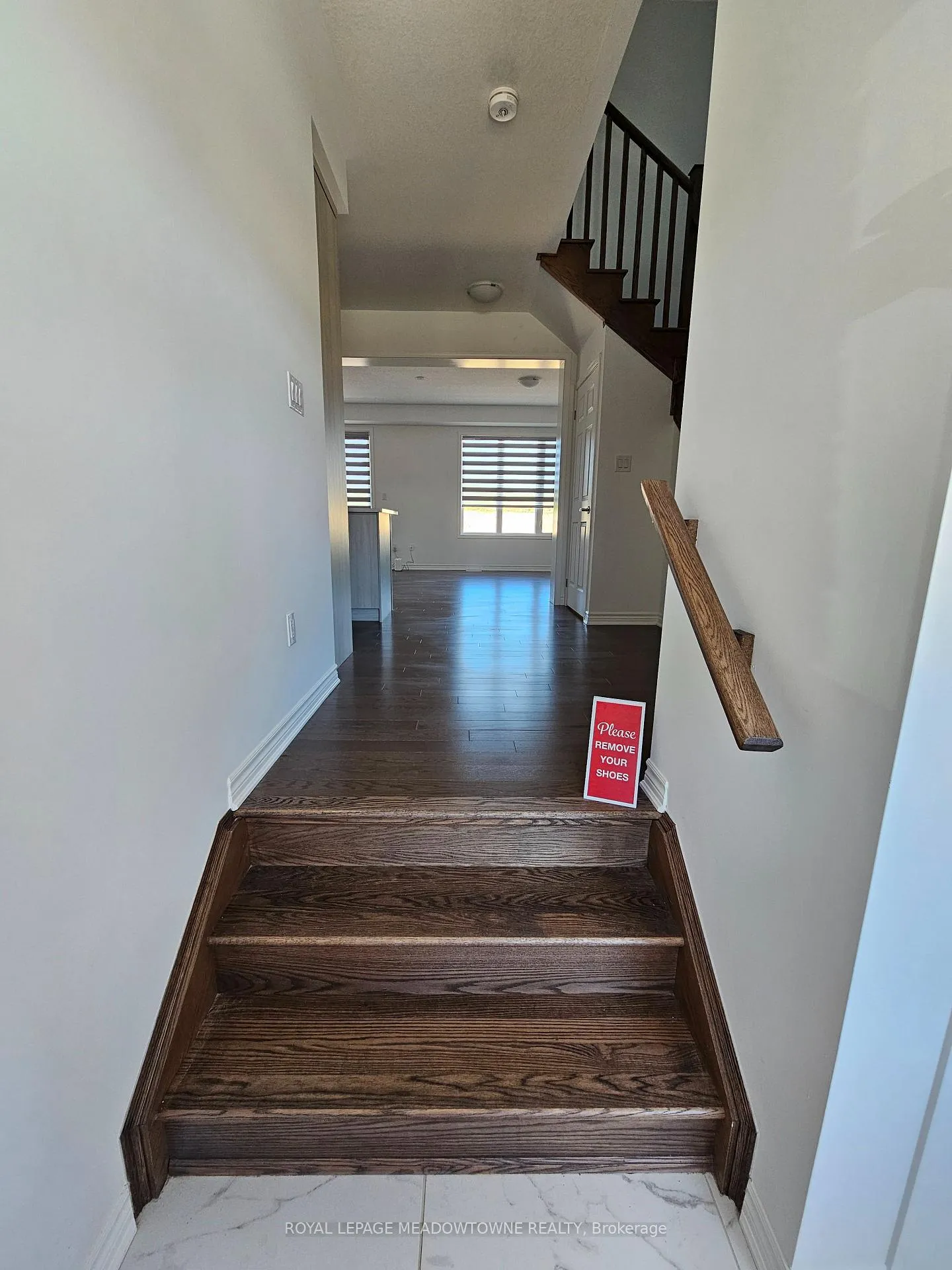 Photo 3 of 879 Amand Drive, Kitchener — HOMEH