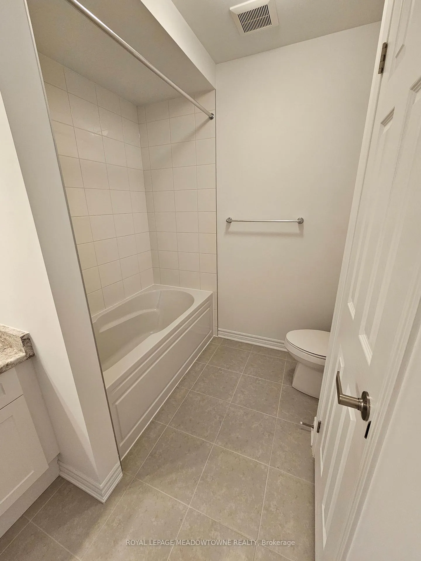 Photo 20 of 879 Amand Drive, Kitchener — HOMEH
