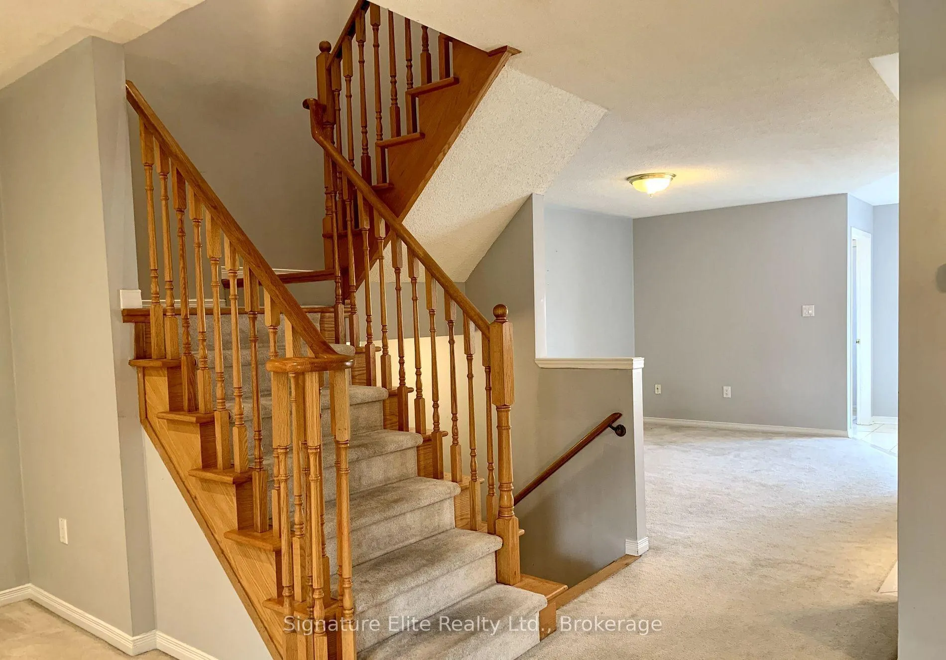 Photo 2 of 7 Castle Park Boulevard, Vaughan, Sonoma Heights — HOMEH