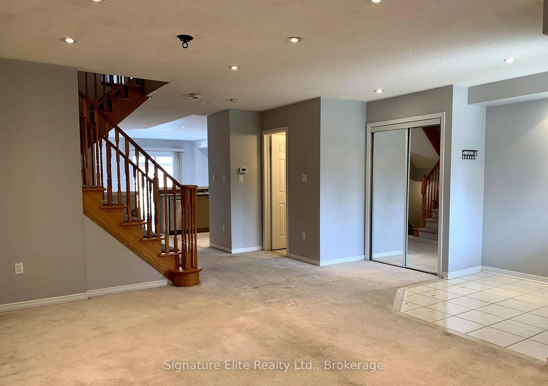 Photo 3 of 7 Castle Park Boulevard, Vaughan, Sonoma Heights — HOMEH