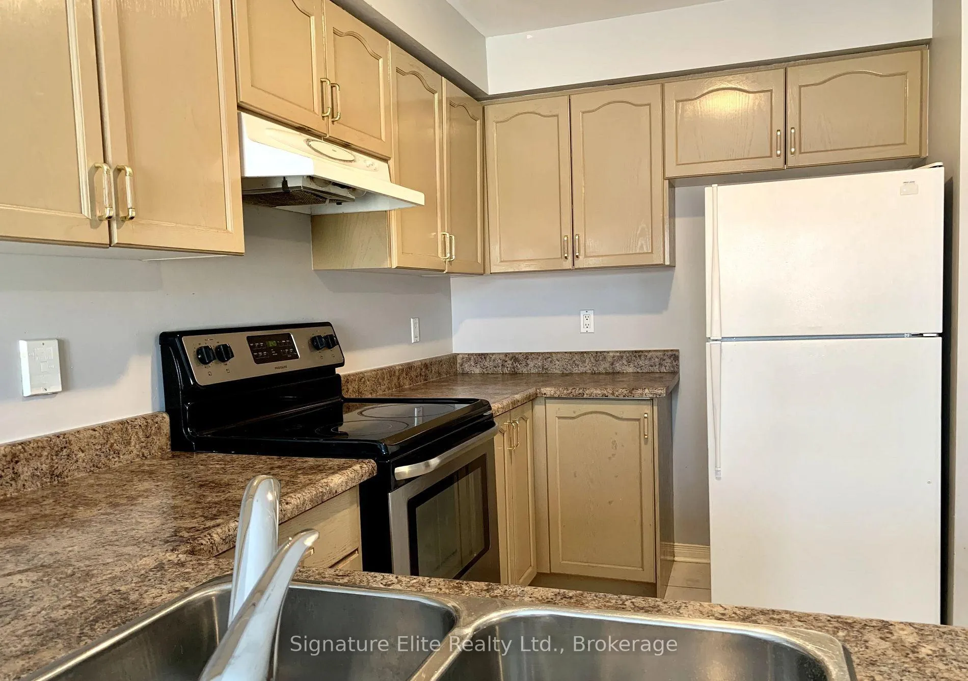Photo 4 of 7 Castle Park Boulevard, Vaughan, Sonoma Heights — HOMEH