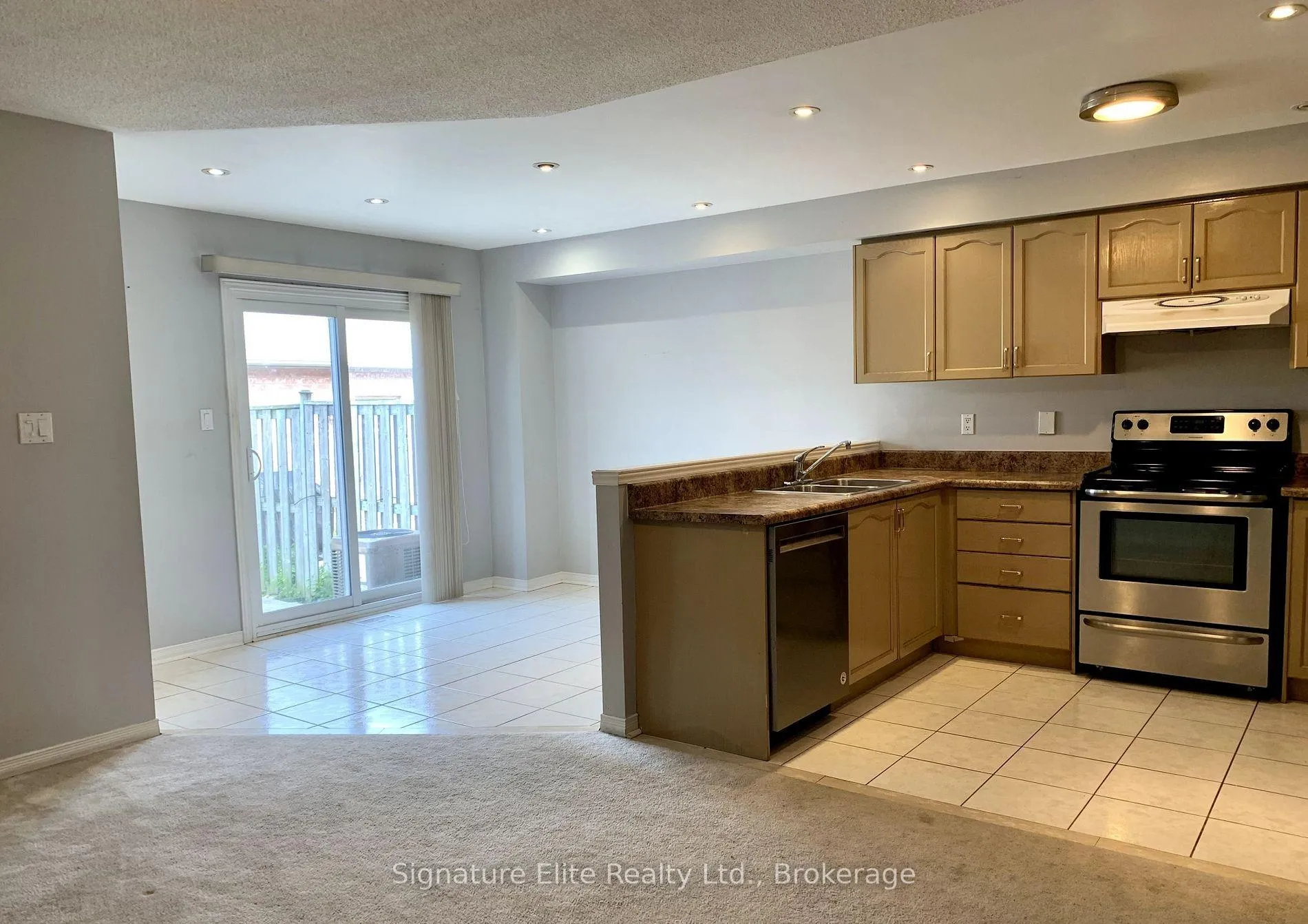 Photo 5 of 7 Castle Park Boulevard, Vaughan, Sonoma Heights — HOMEH